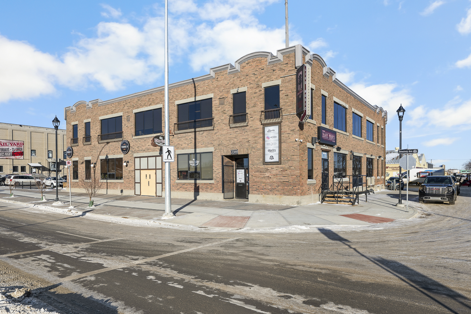 2300 DEWDNEY