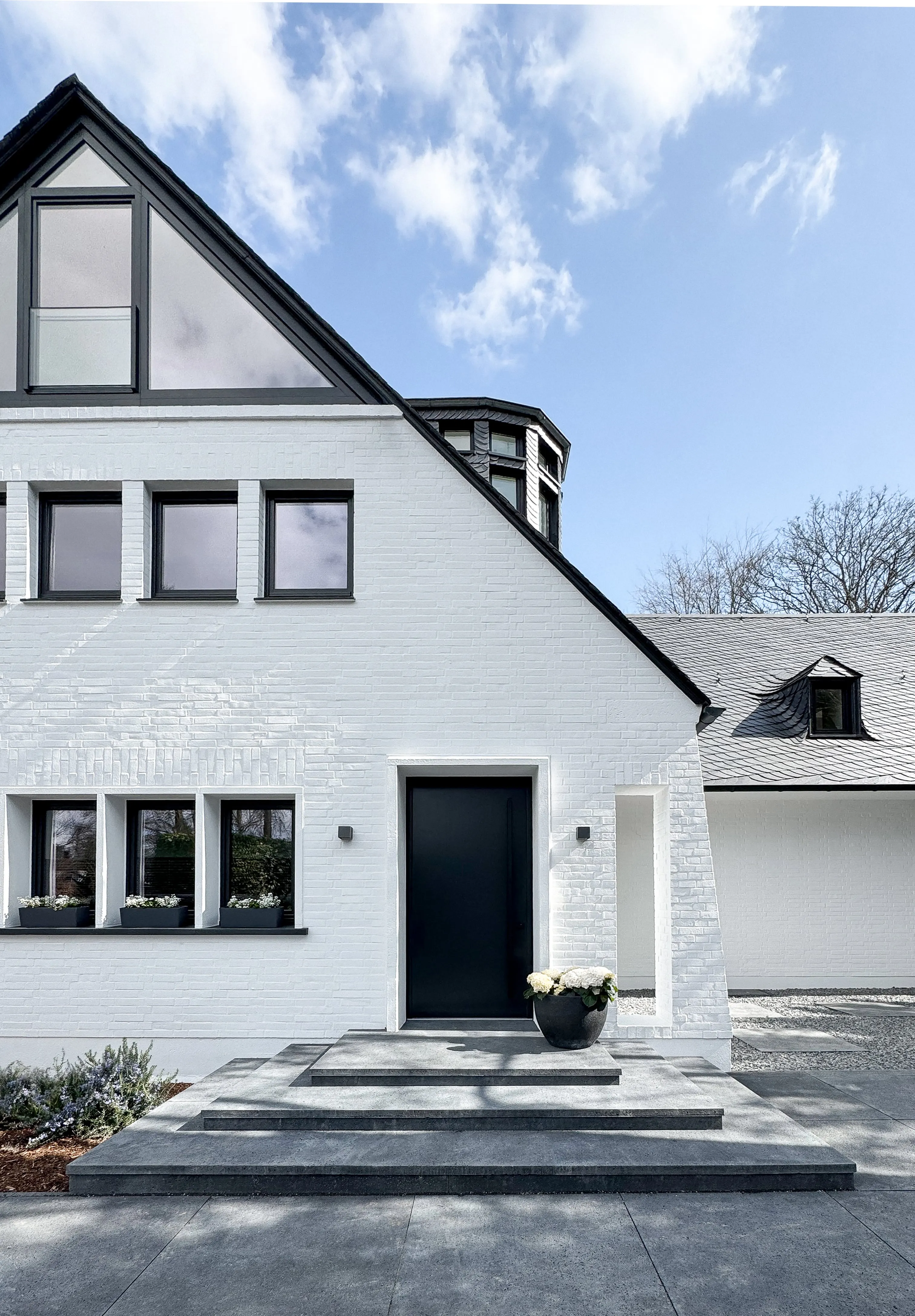 Vollumfänglicher Umbau einer Krefelder Bestandsvilla