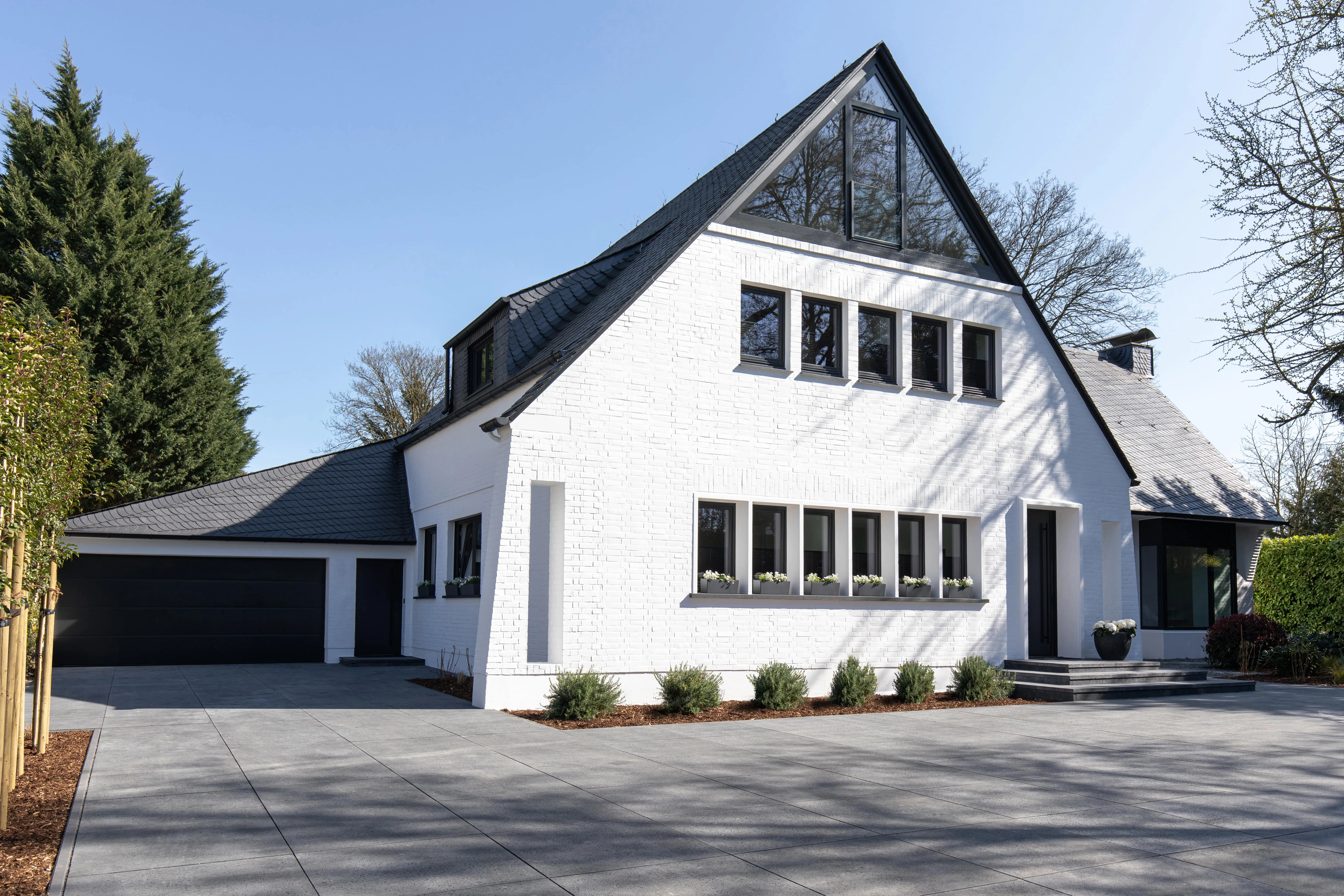 Vollumfänglicher Umbau einer Krefelder Bestandsvilla