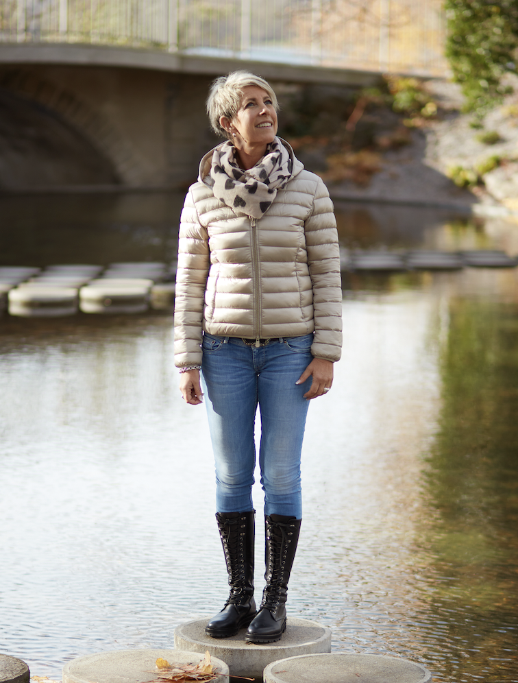 ein Turm aus Meditationssteinen