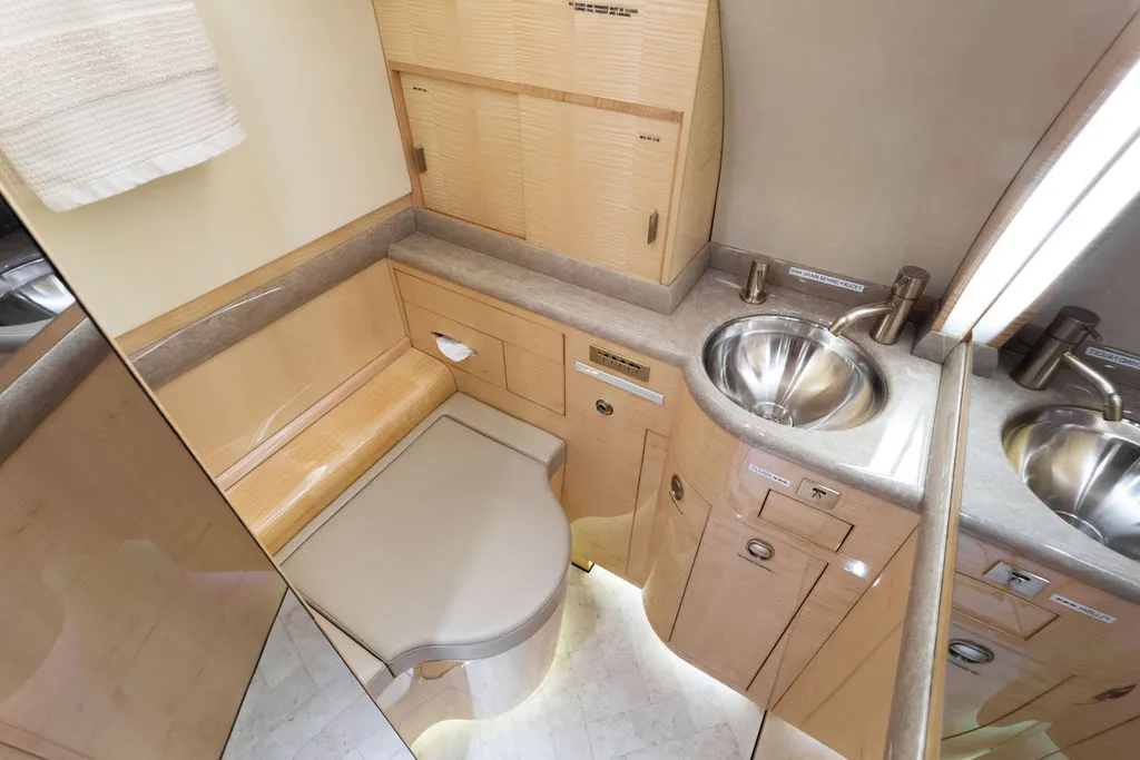 2002 Bombardier Global Express N983J S/N 9072 - interior aircraft - aft, couches2002 Bombardier Global Express N983J S/N 9072 - interior aircraft - lavatory