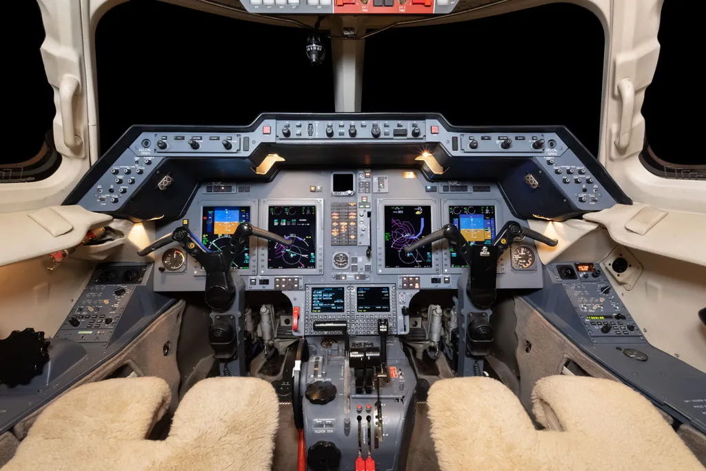 2006 Hawker 850XP S/N 258782 N830 - Cockpit