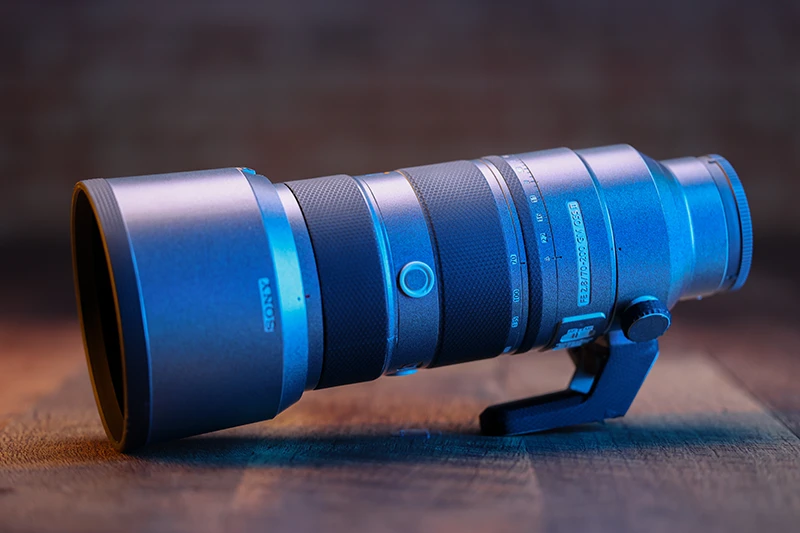 70-200 gm lense on desk