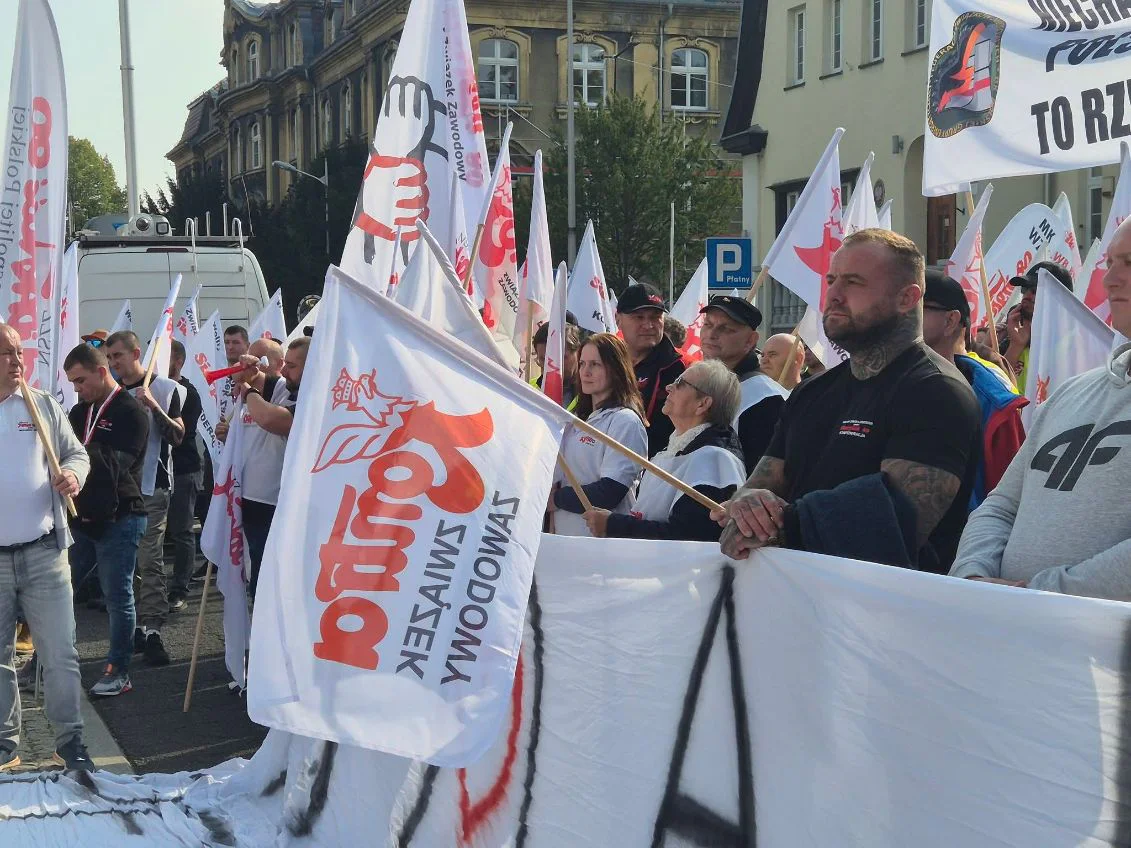 Manifestacja pod Ministerstwem Energii w Katowicach