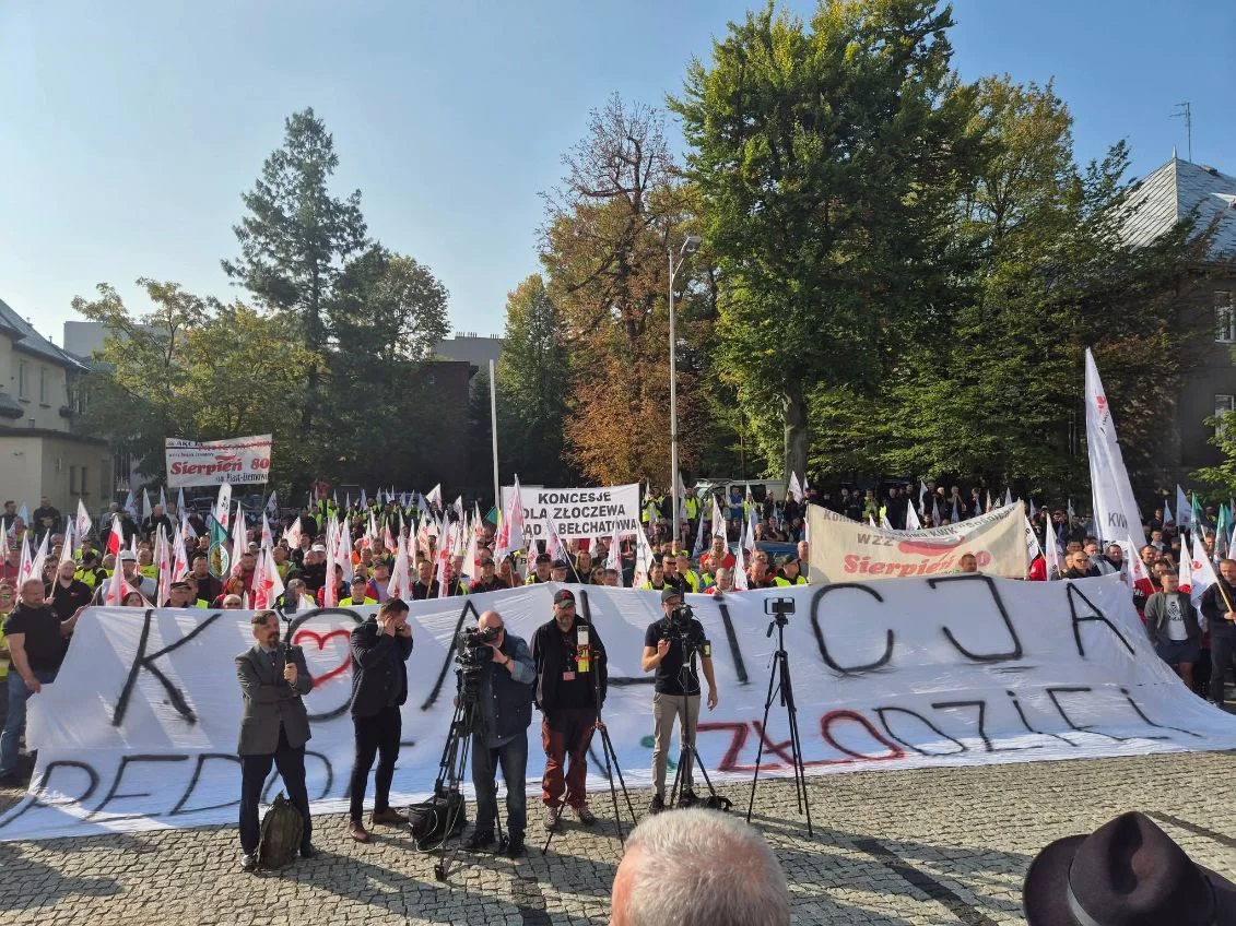 Manifestacja pod Ministerstwem Energii w Katowicach