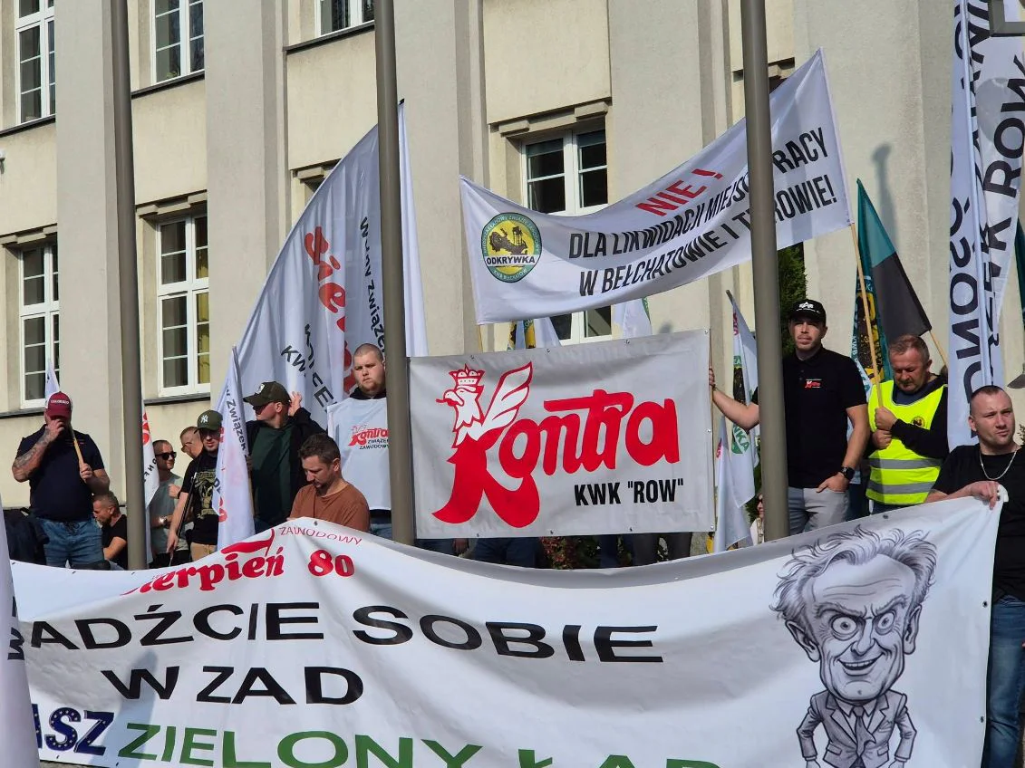 Manifestacja pod Ministerstwem Energii w Katowicach