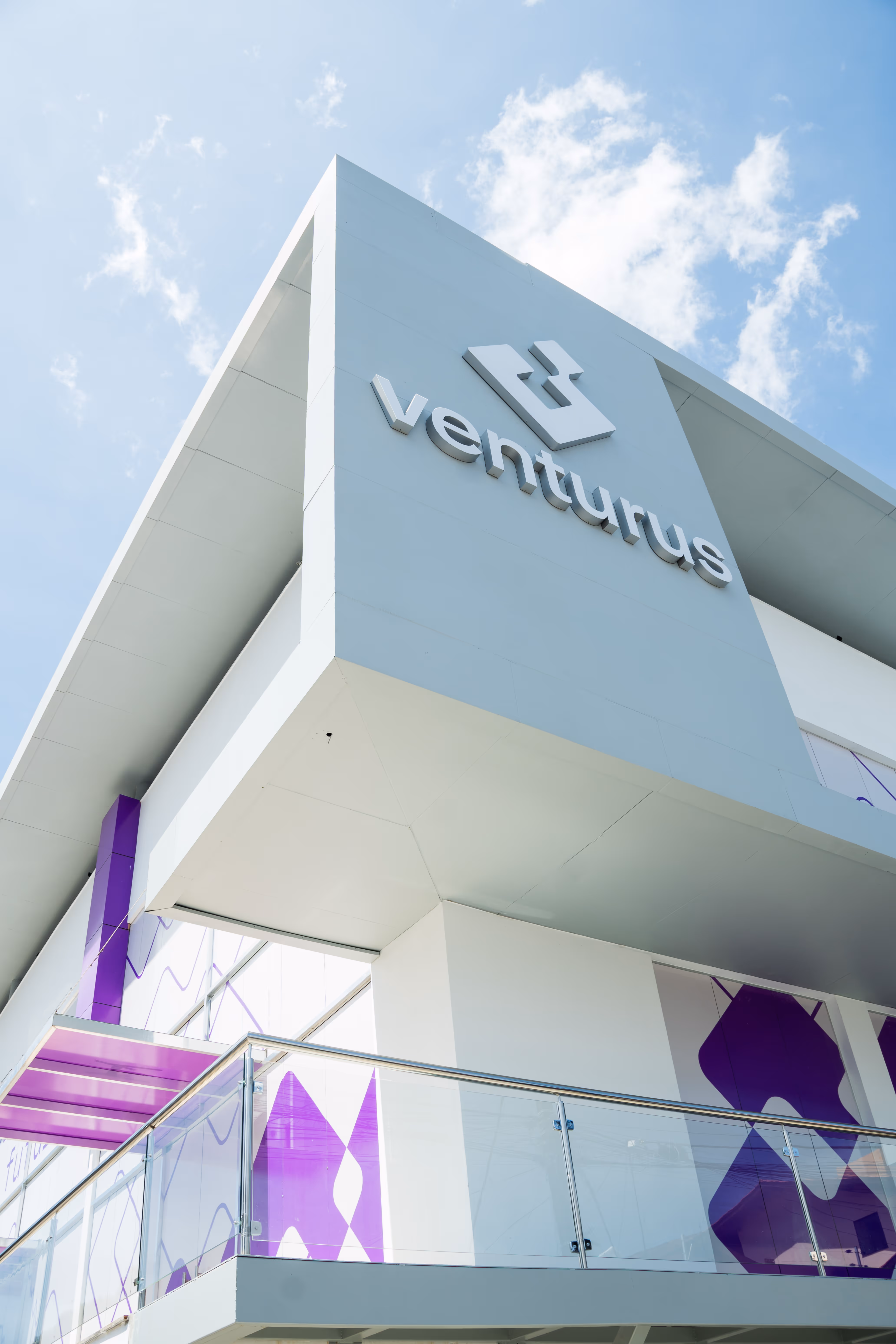 Frente do prédio do Venturus em Manaus.