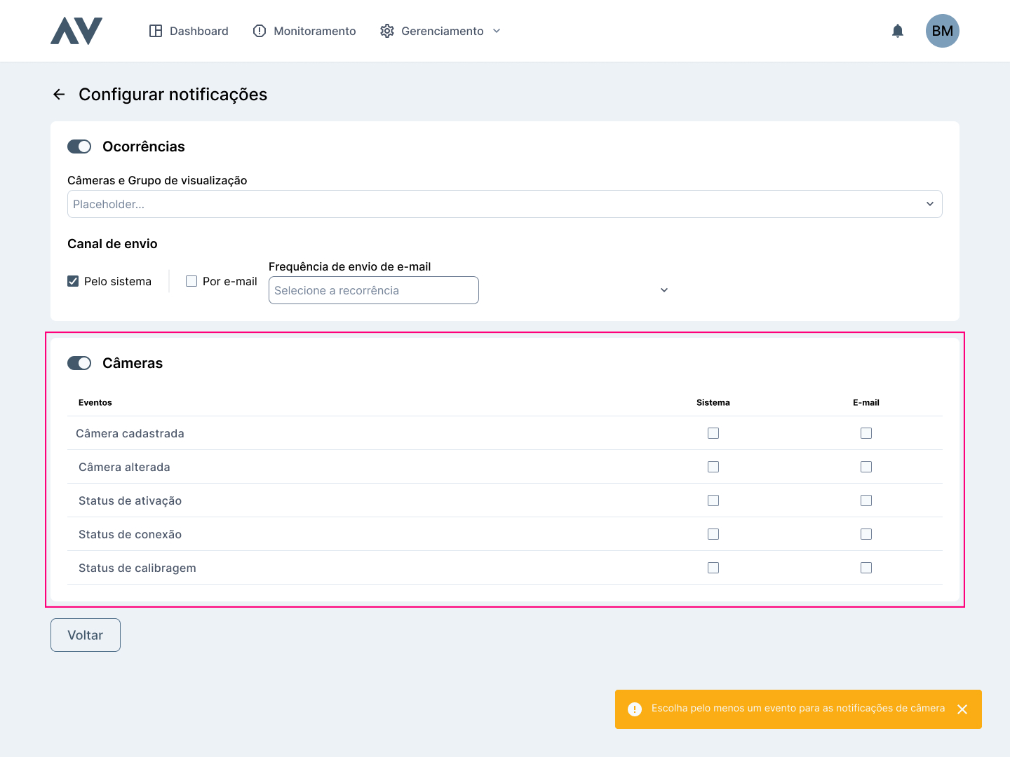 Tela de configurações com opções para notificações de ocorrências e câmeras, incluindo canais de envio e seleção de eventos.