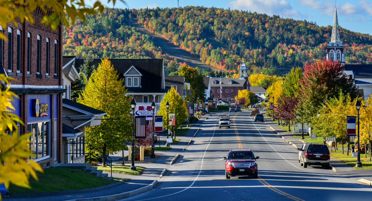 Friendly locals just pausing to let you simply just be :) #VisitAroostook #mainething