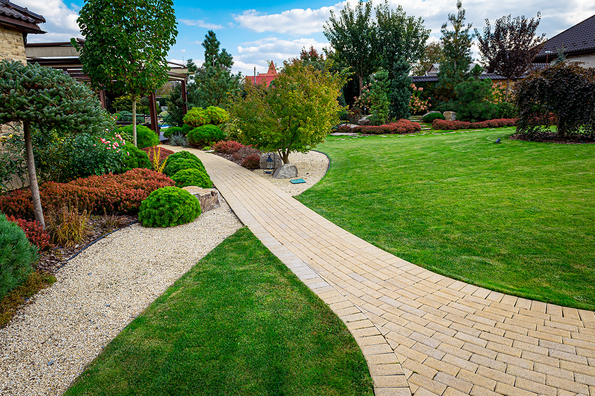 Professional commercial grounds management for apartment complex in Ohio