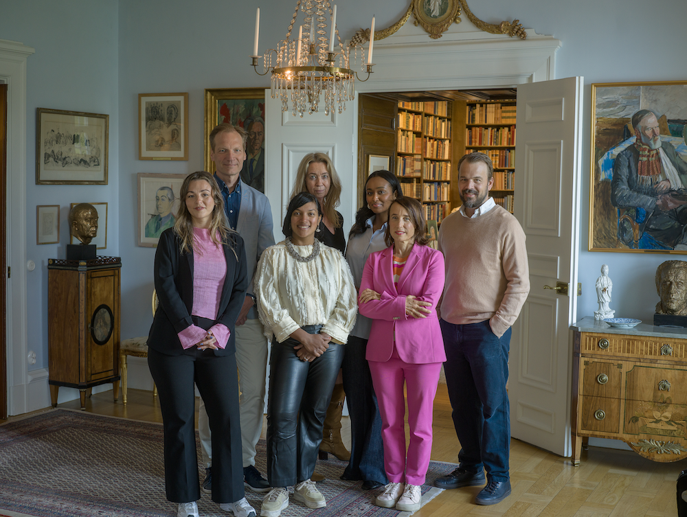 Bonniers Familjestiftelse i nytt samarbete med F1RST – öppnar dörrar för framtidens medie- och förlagstalanger