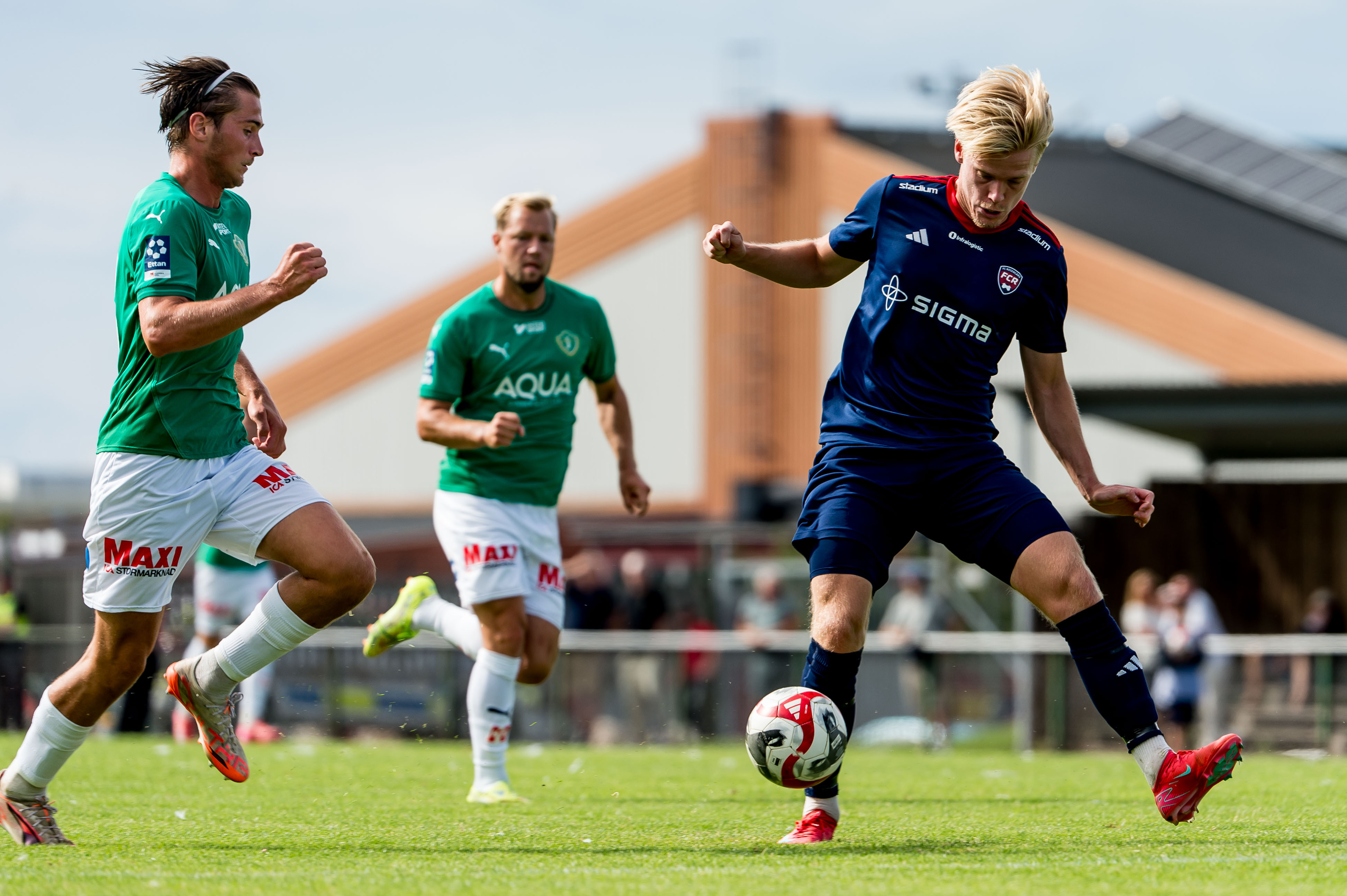 Tidningskoncerner gör ny storsatsning på fotboll – nytt avtal ger hundratals matcher till prenumeranterna