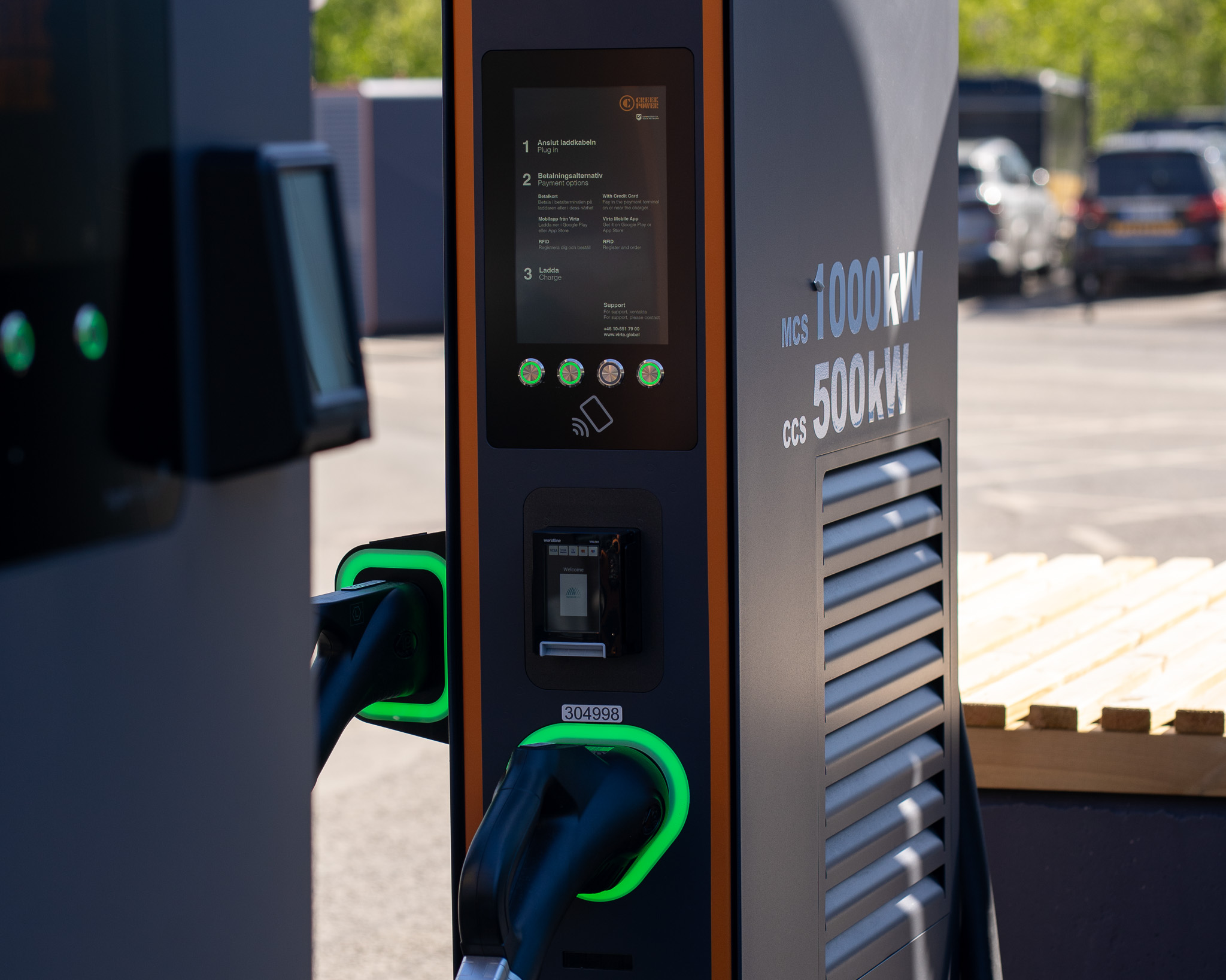 Norra Europas största laddstation för tung trafik invigd – möjliggör emissionsfria transporter i stor skala