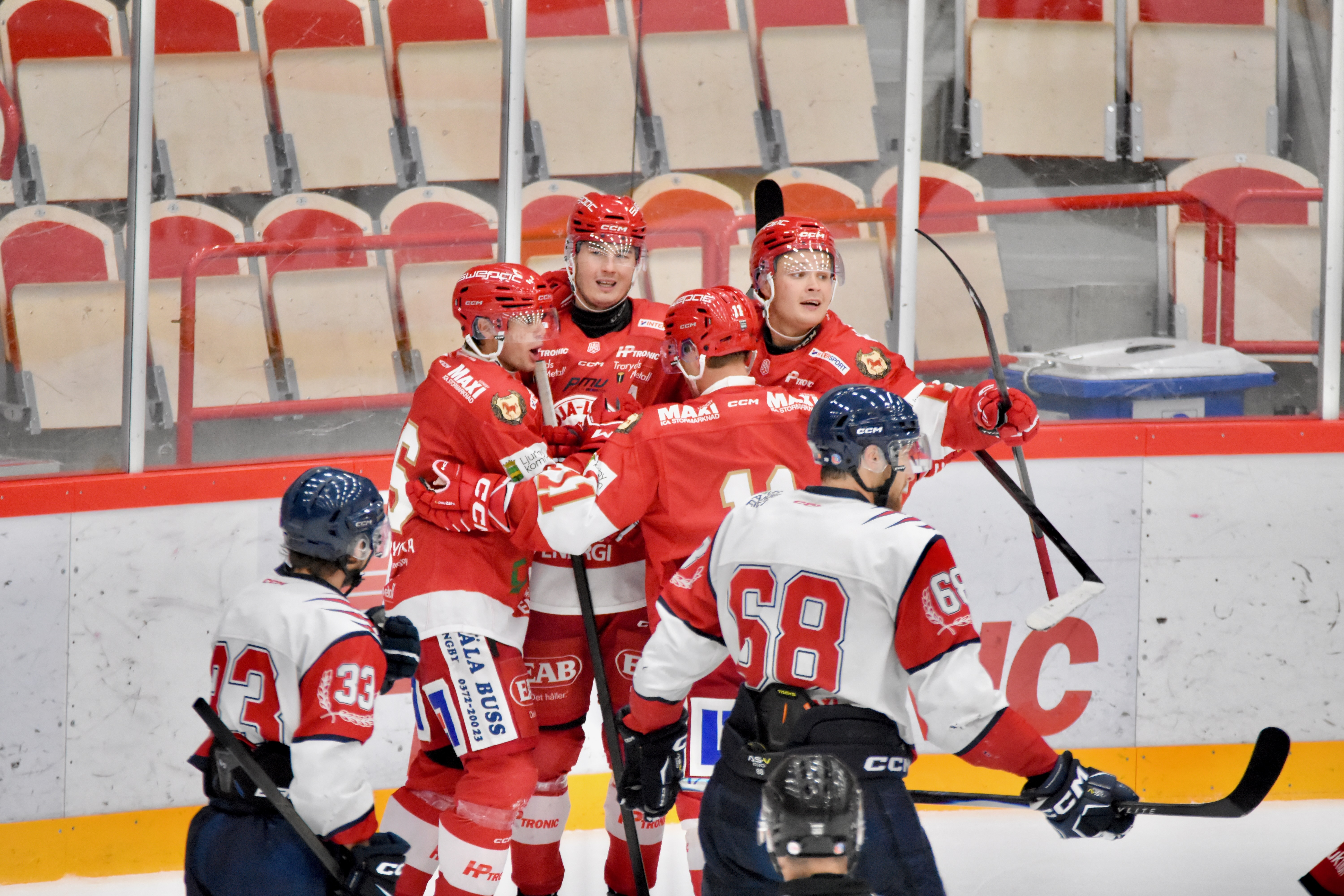 Expressen och flera lokalmedier sänder hela Hockeyettan – från premiären till jakten på Hockeyallsvenskan