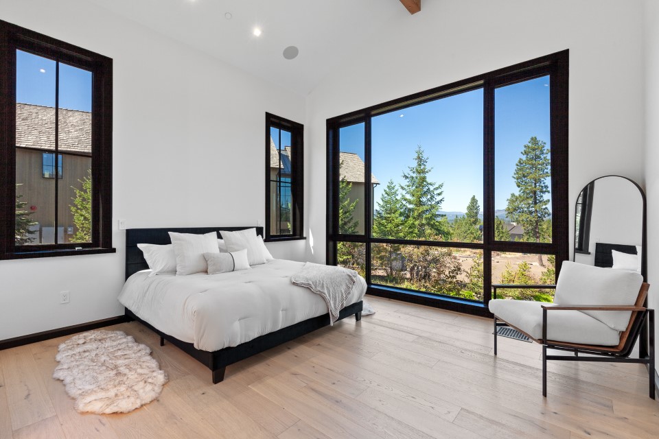 Sunflower Rd in North Idaho — residential construction by StanCraft Construction Group, photo 13