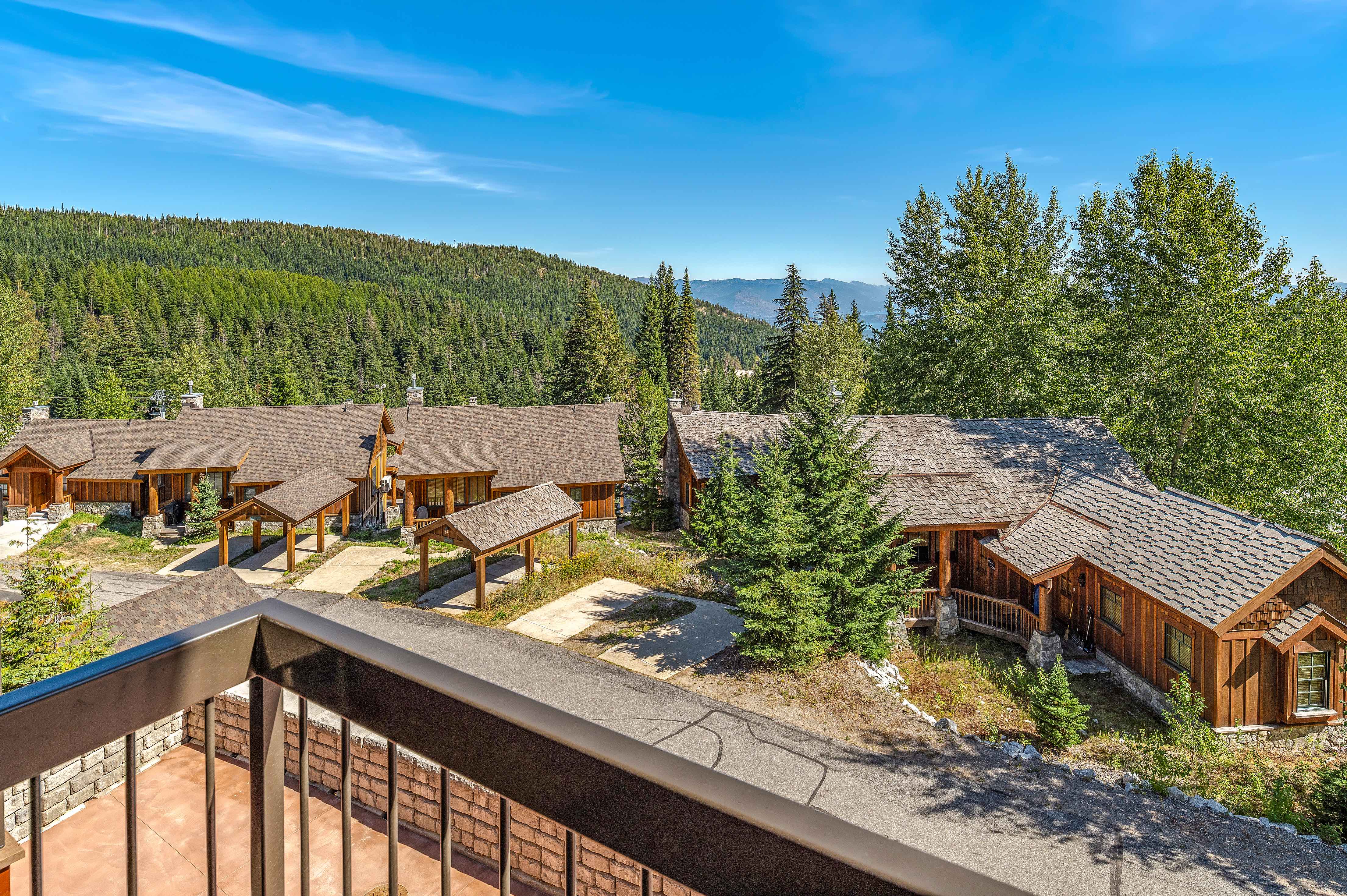 Woodrun Condos in Sandpoint, Idaho — multi-family construction by StanCraft Construction Group, photo 3