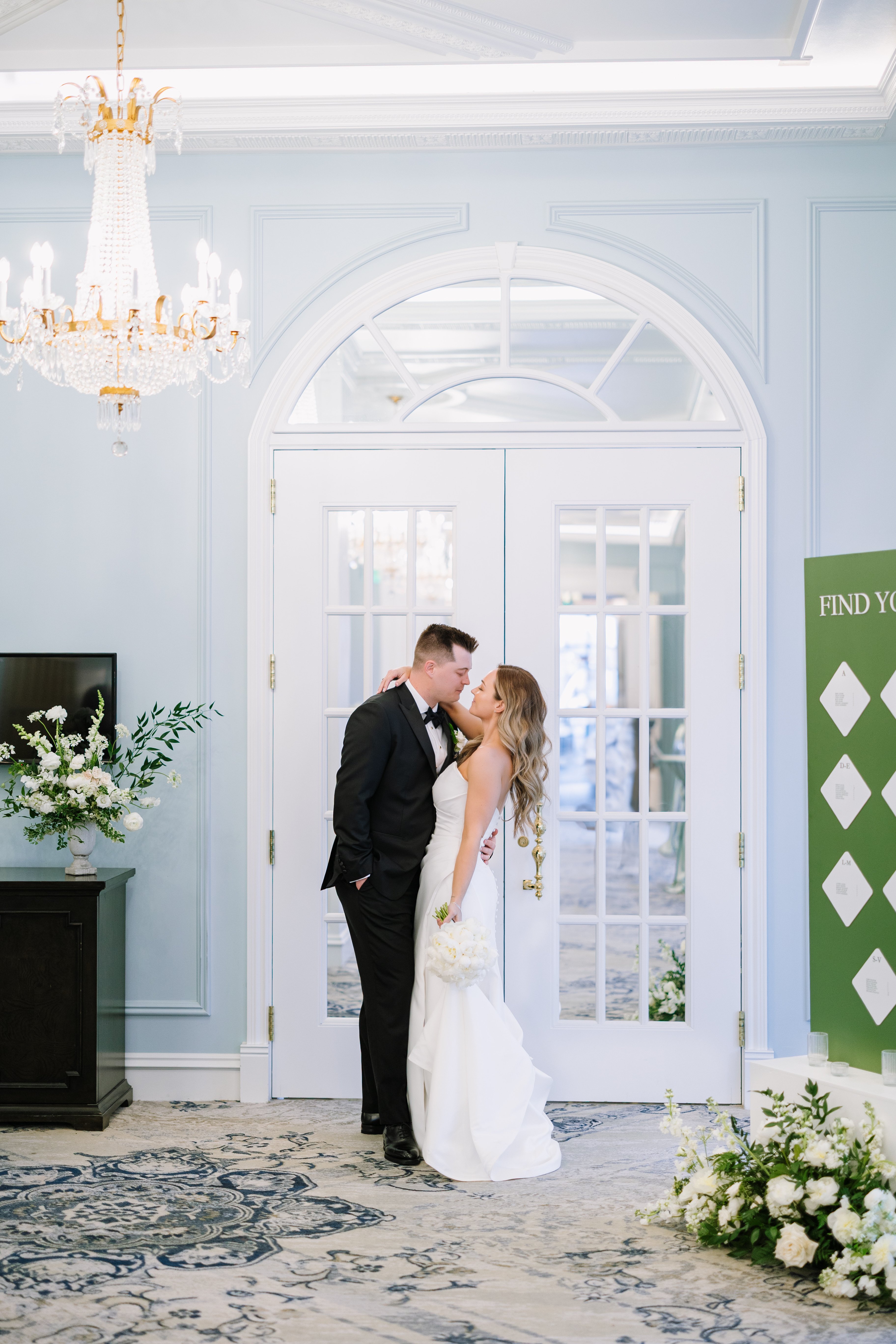 couple getting married at carmichael hotel
