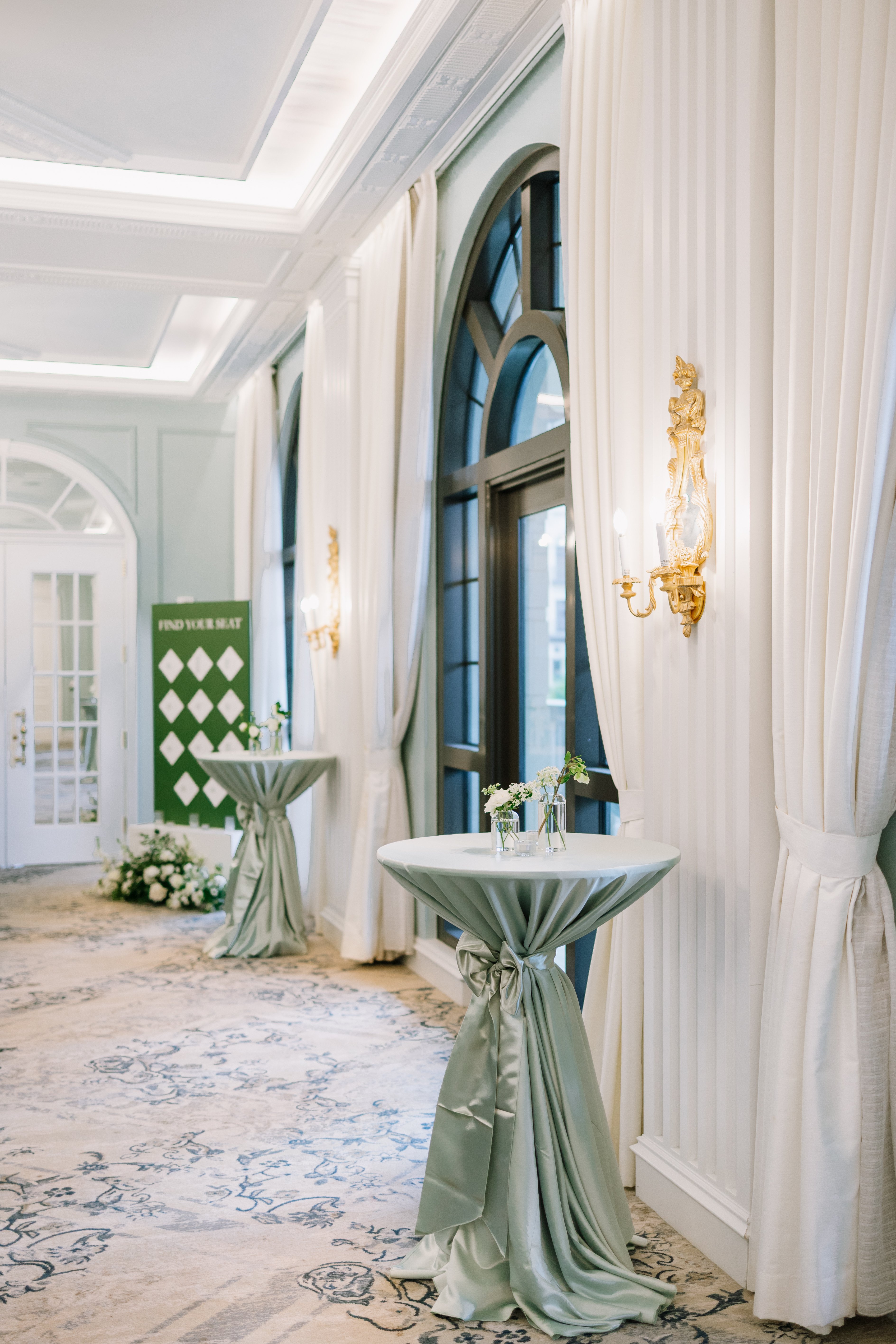 decor and florals for wedding at hotel carmichael