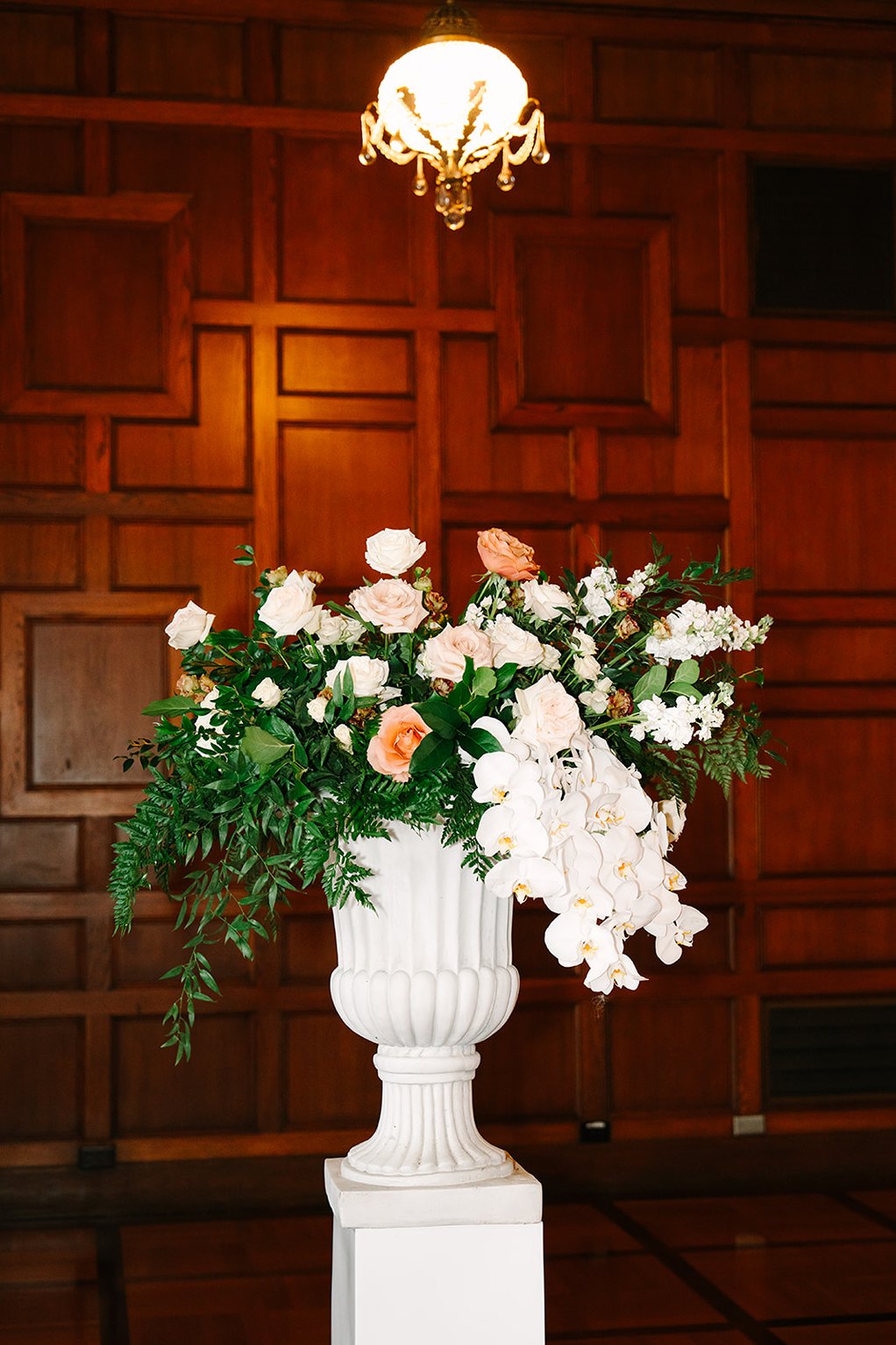 indianapolist reception decor done by duet floral
