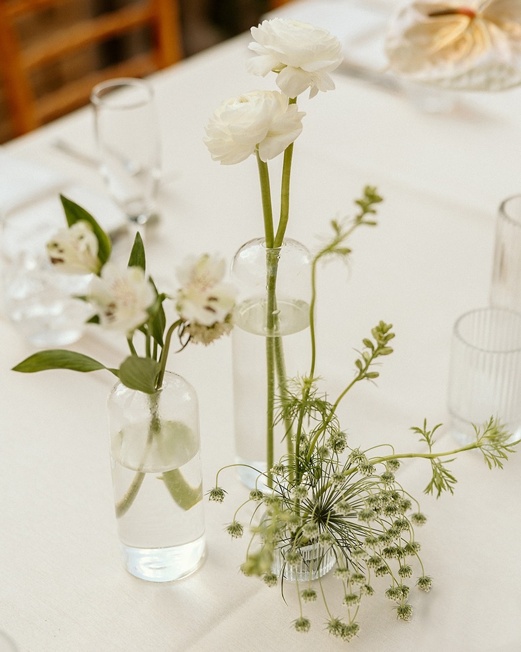 flowers for a spring wedding