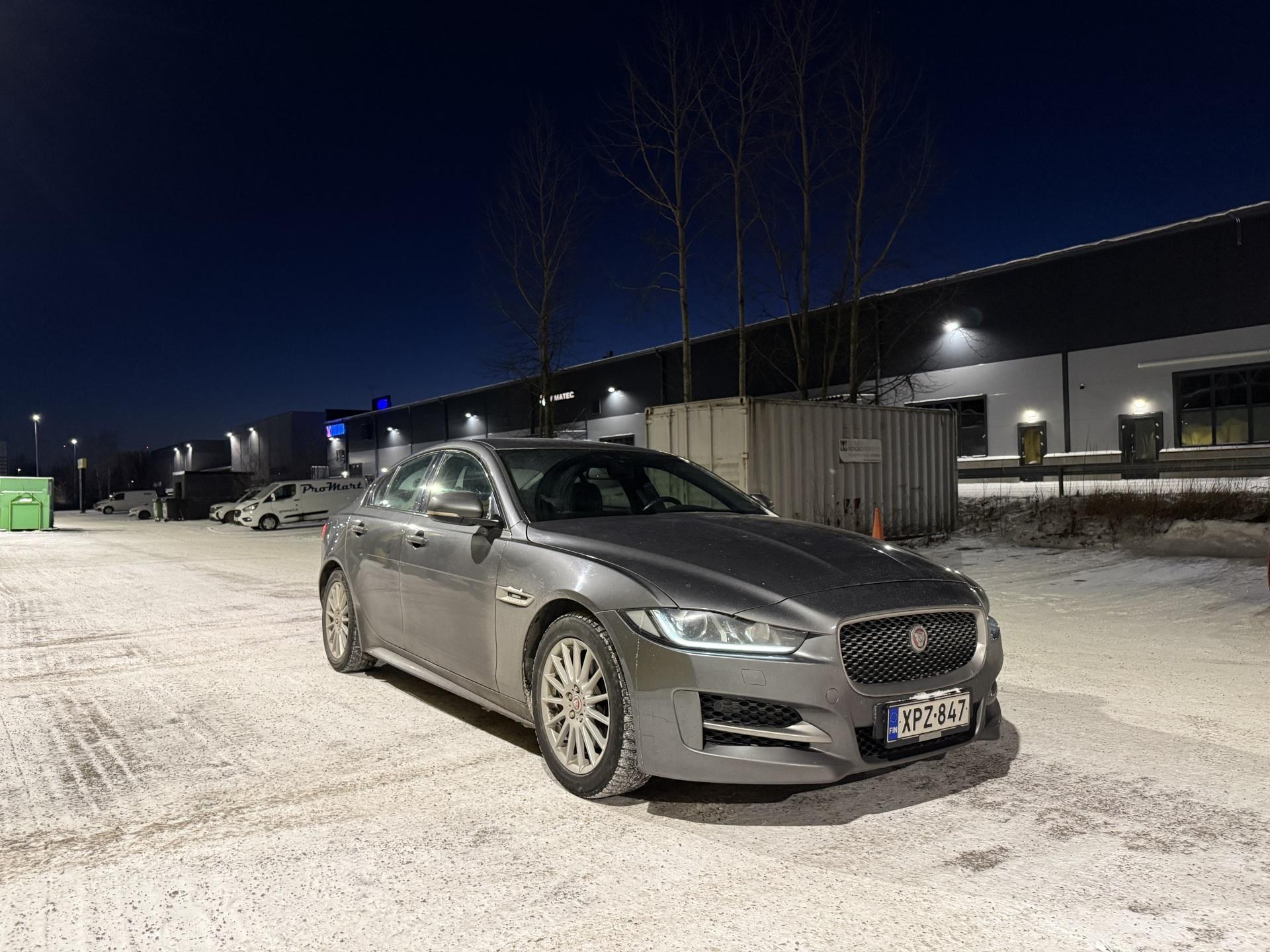 Jaguar XE