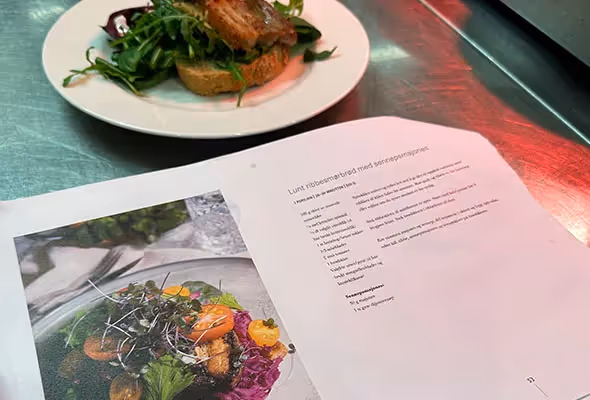 Bilde av oppskrift på Lunt ribbesmørbrød
