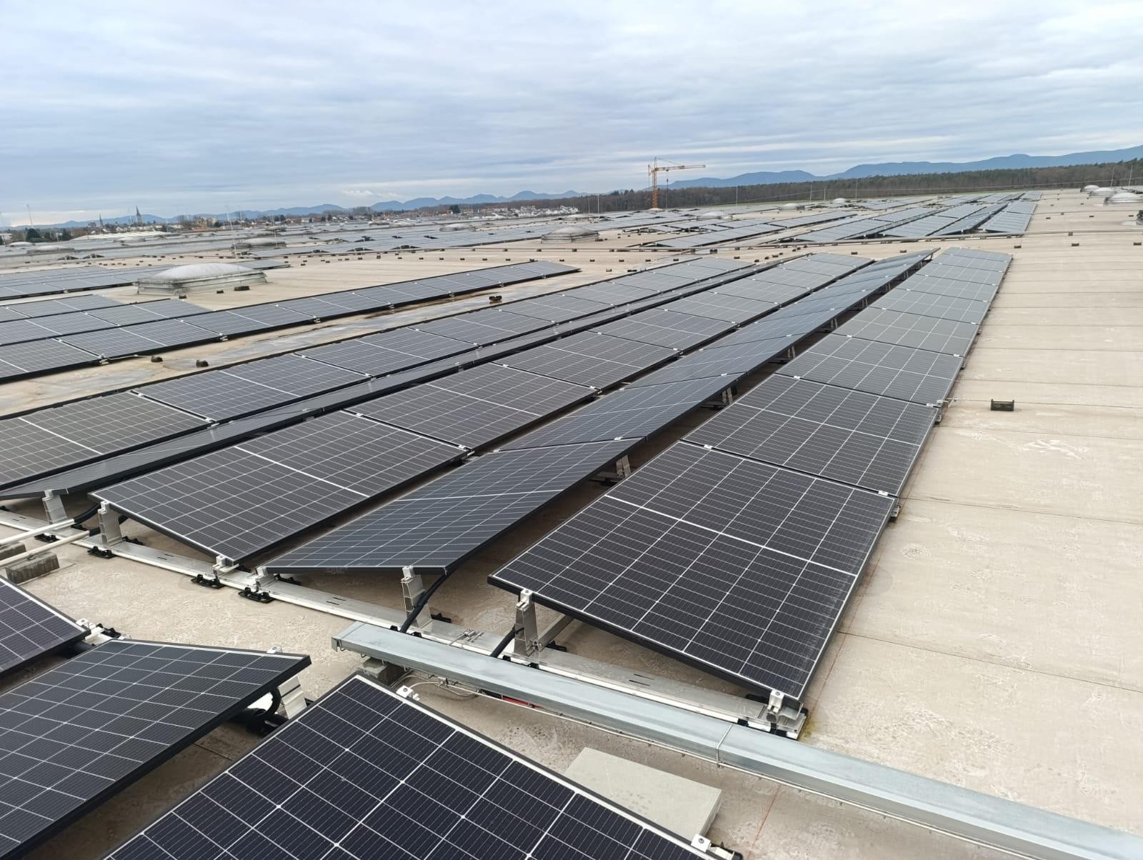 PV-Dachanlage auf einem Industriegebäude in Bellheim
