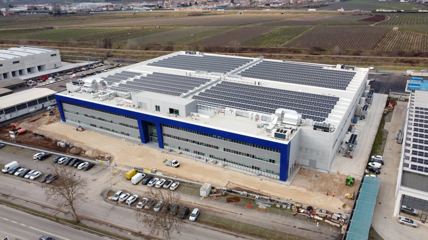 PV-Dachanlage auf einer Produktionsstätte in San Bonifacio