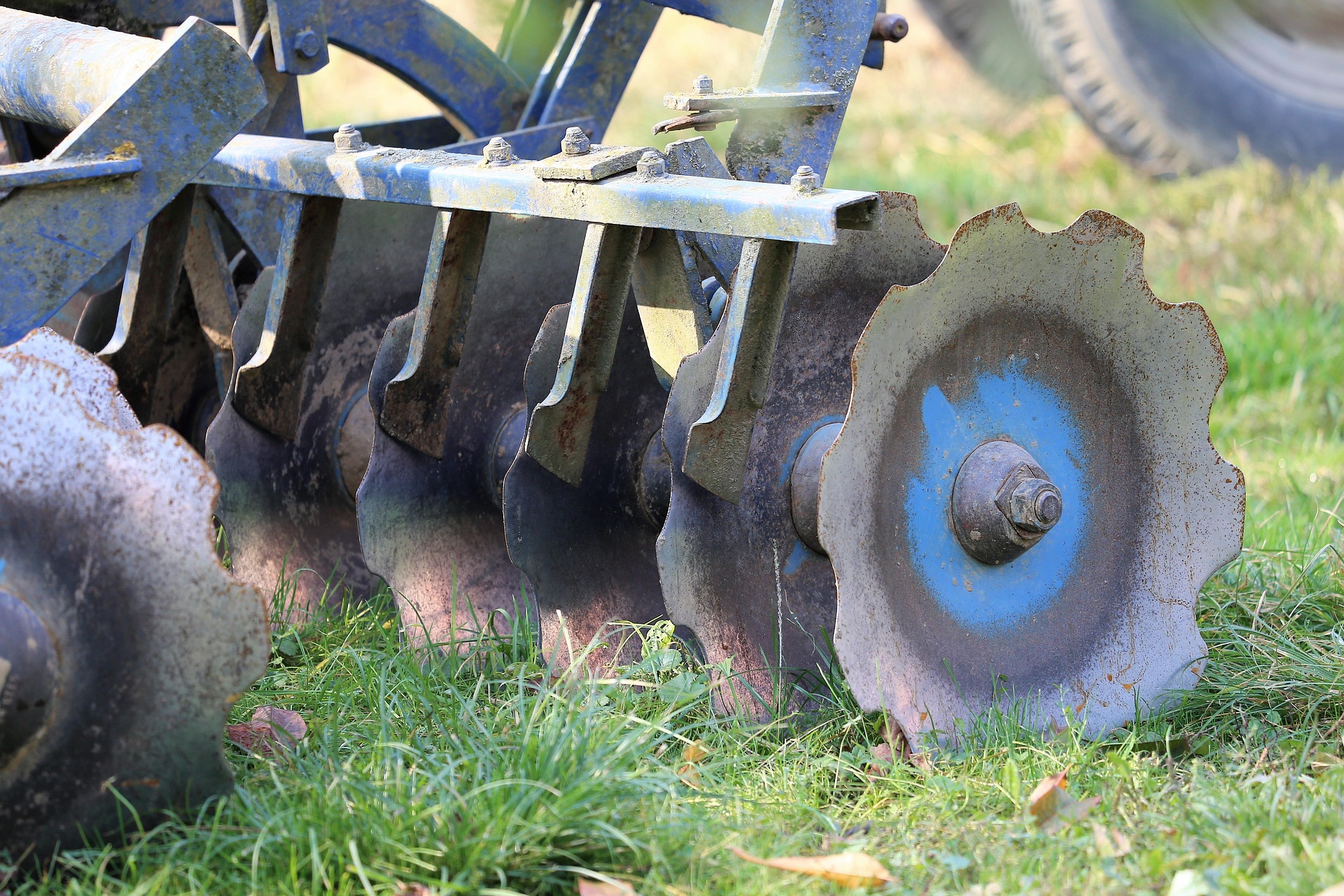 Landwirtschaftliches Gebäude mit Photovoltaikanlage auf dem Dach