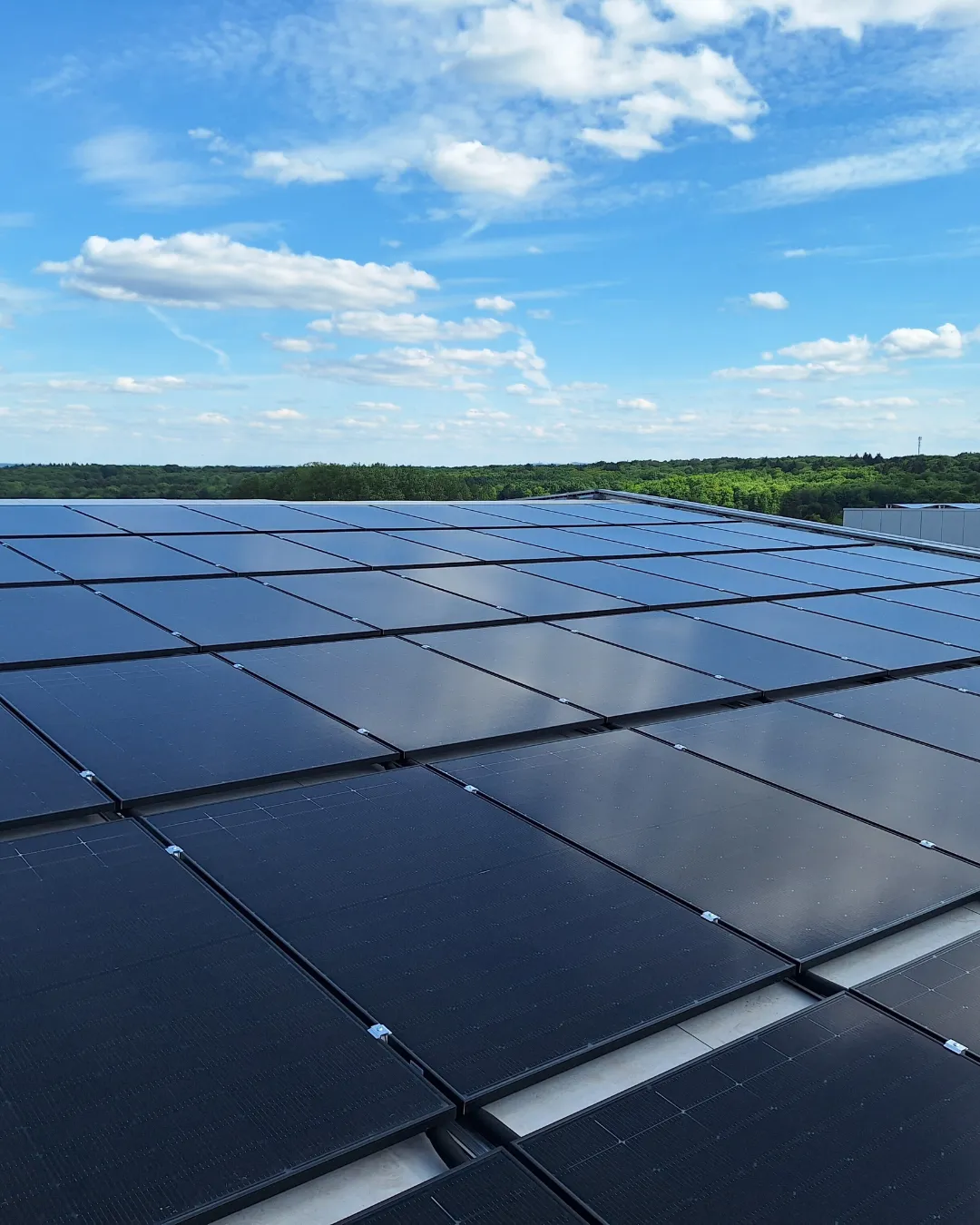 Large-scale solar installation on an industrial roof