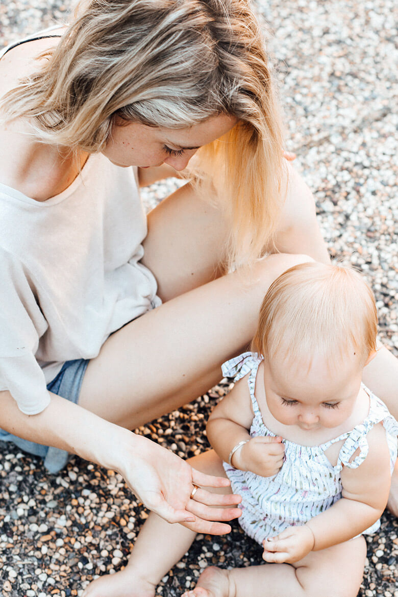 Mother and baby - Blume Photography Webflow Template