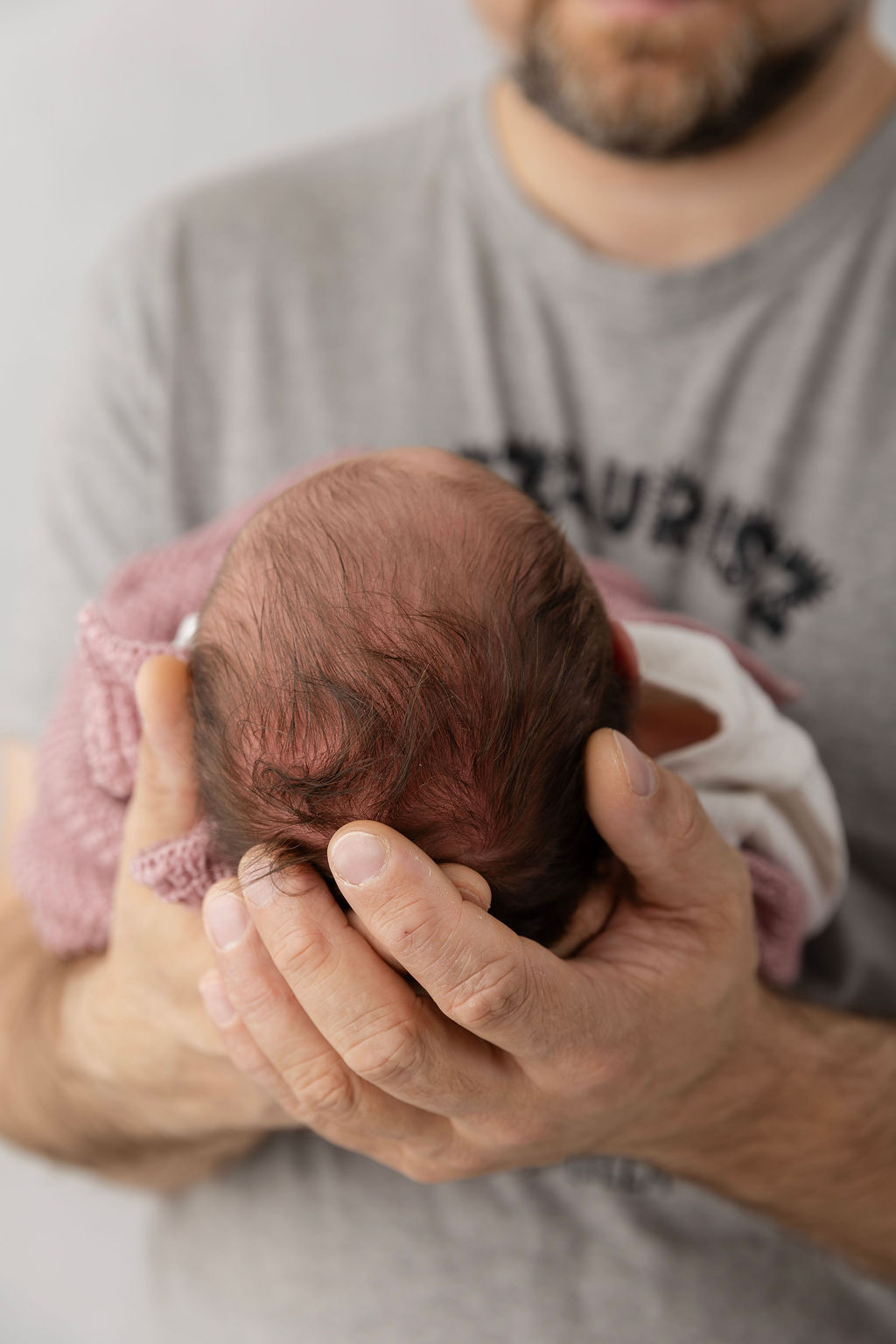 újszülött fotózás Gyál FenyvessyFotó
