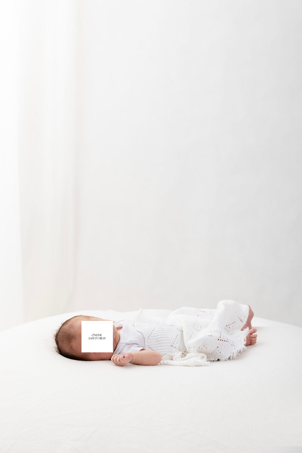 minimalista babafotózás Gyál Fenyvessy