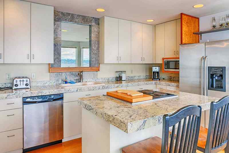 how much overhang for countertop