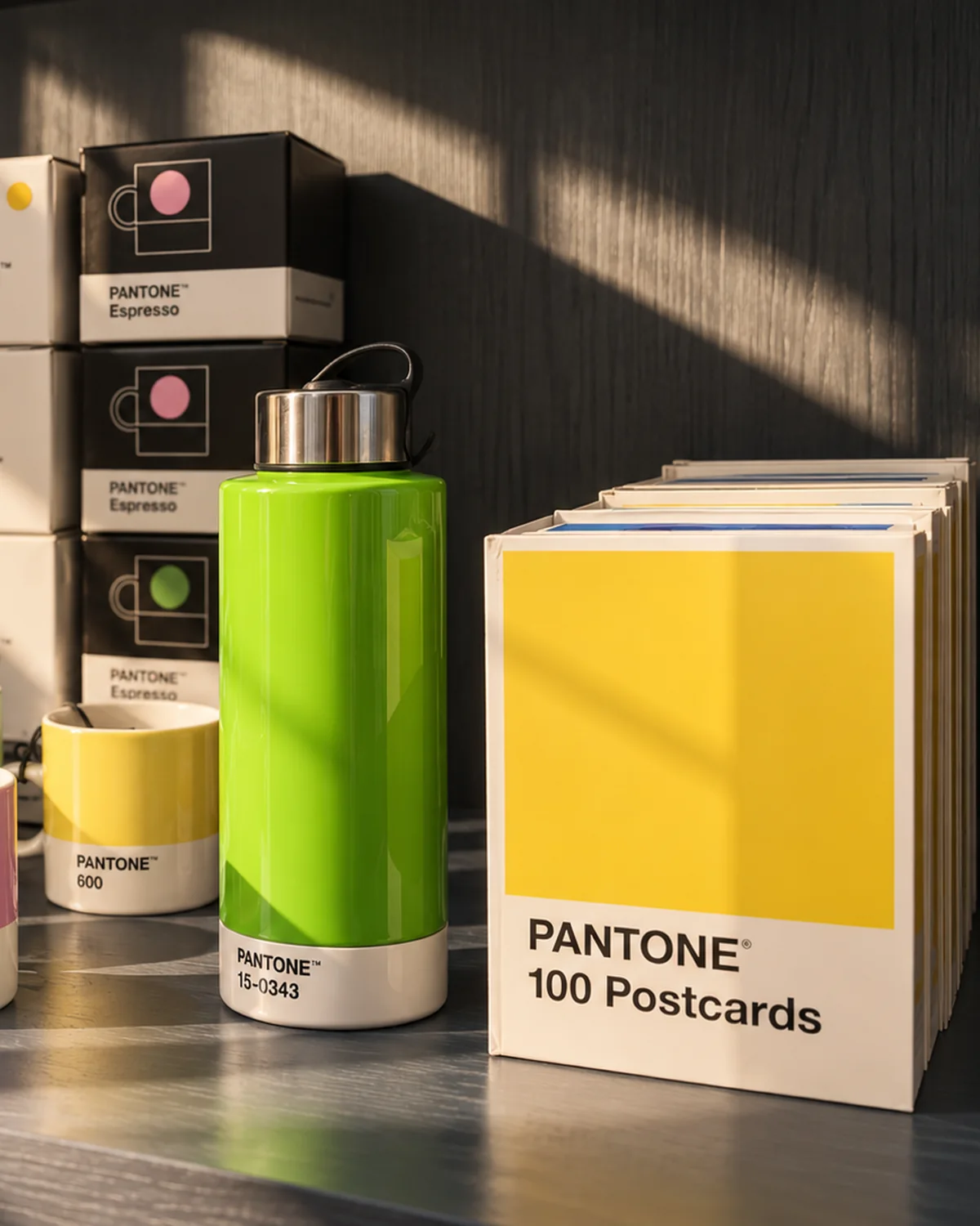 Fotografia produktowa kubków i akcesoriów Pantone