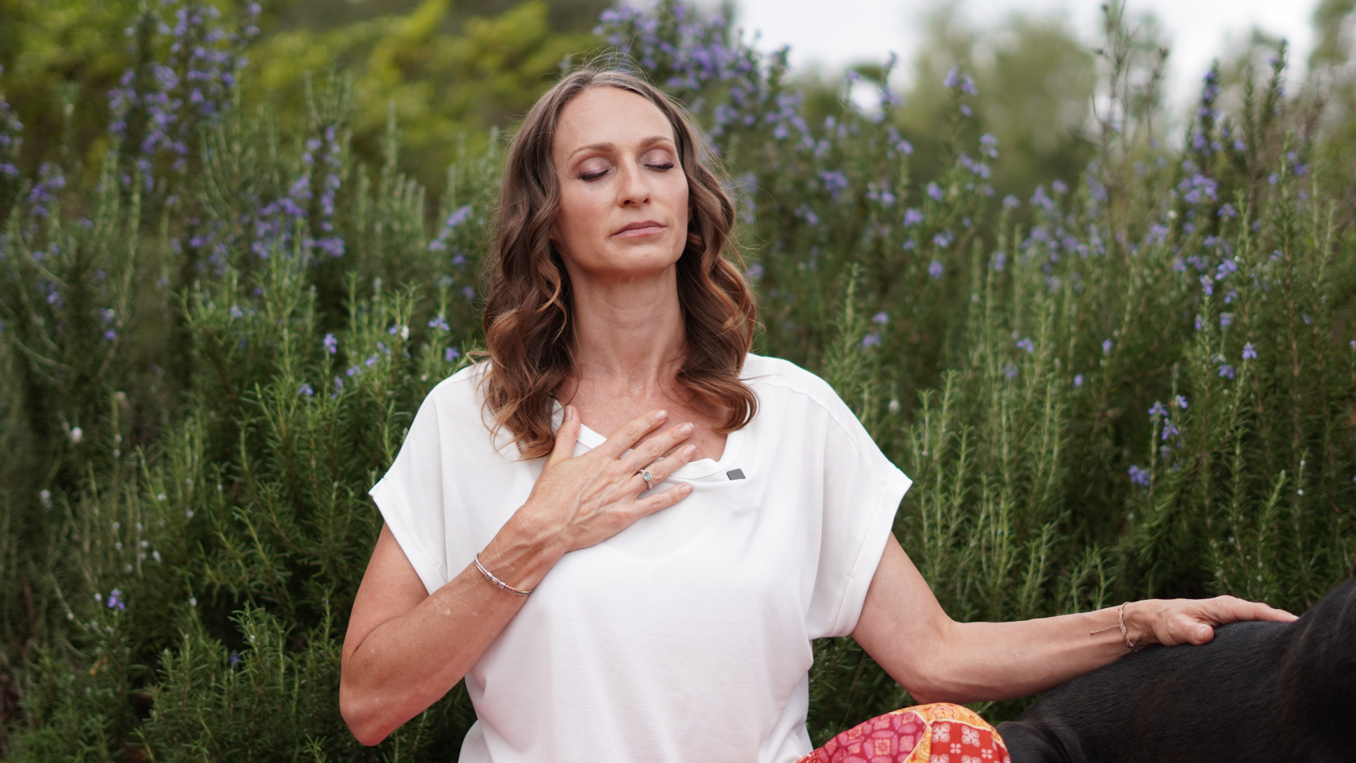 Rachel Fiori channeling healing energy during a Quantum Healing session