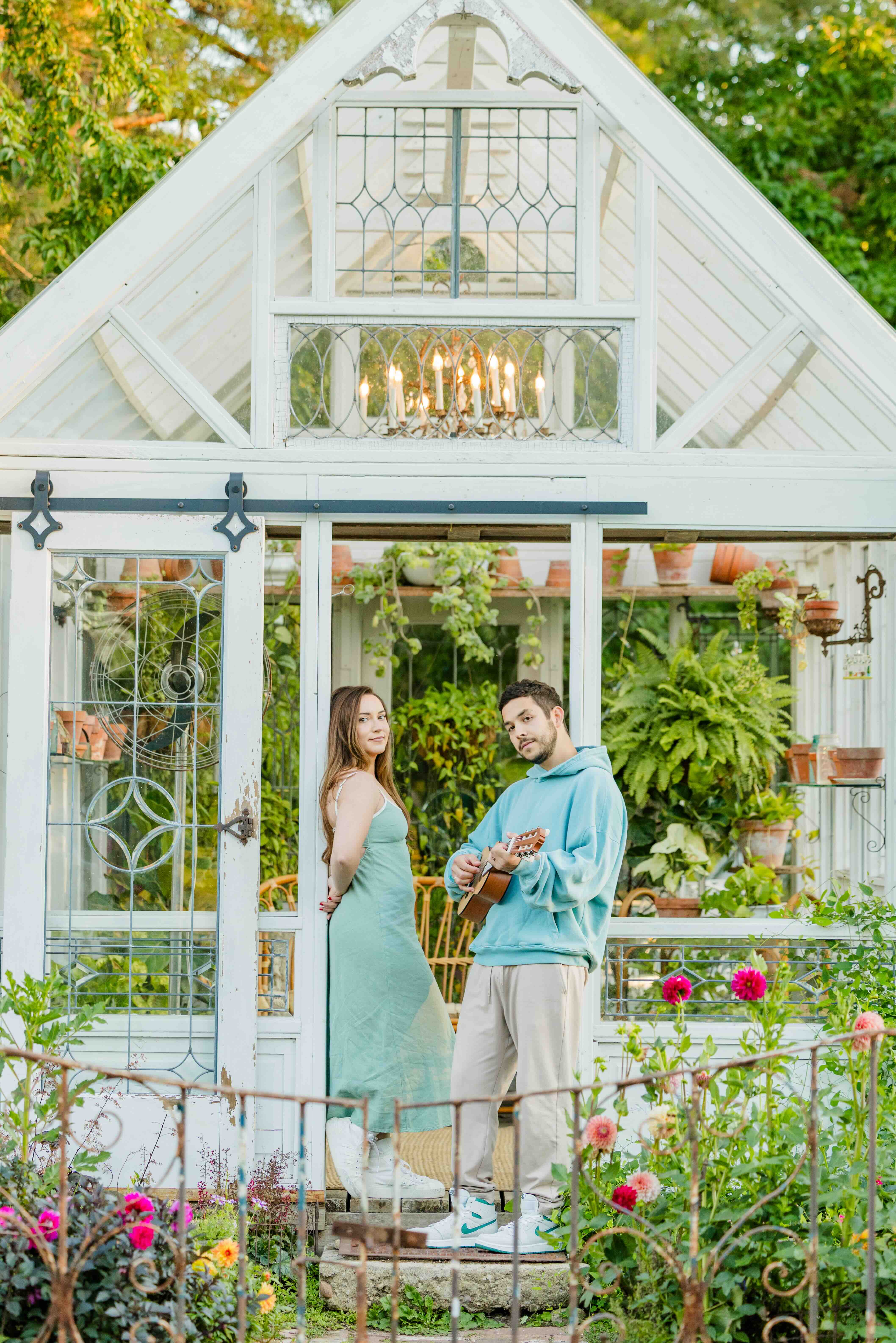 SIAS, "Your World" press kit