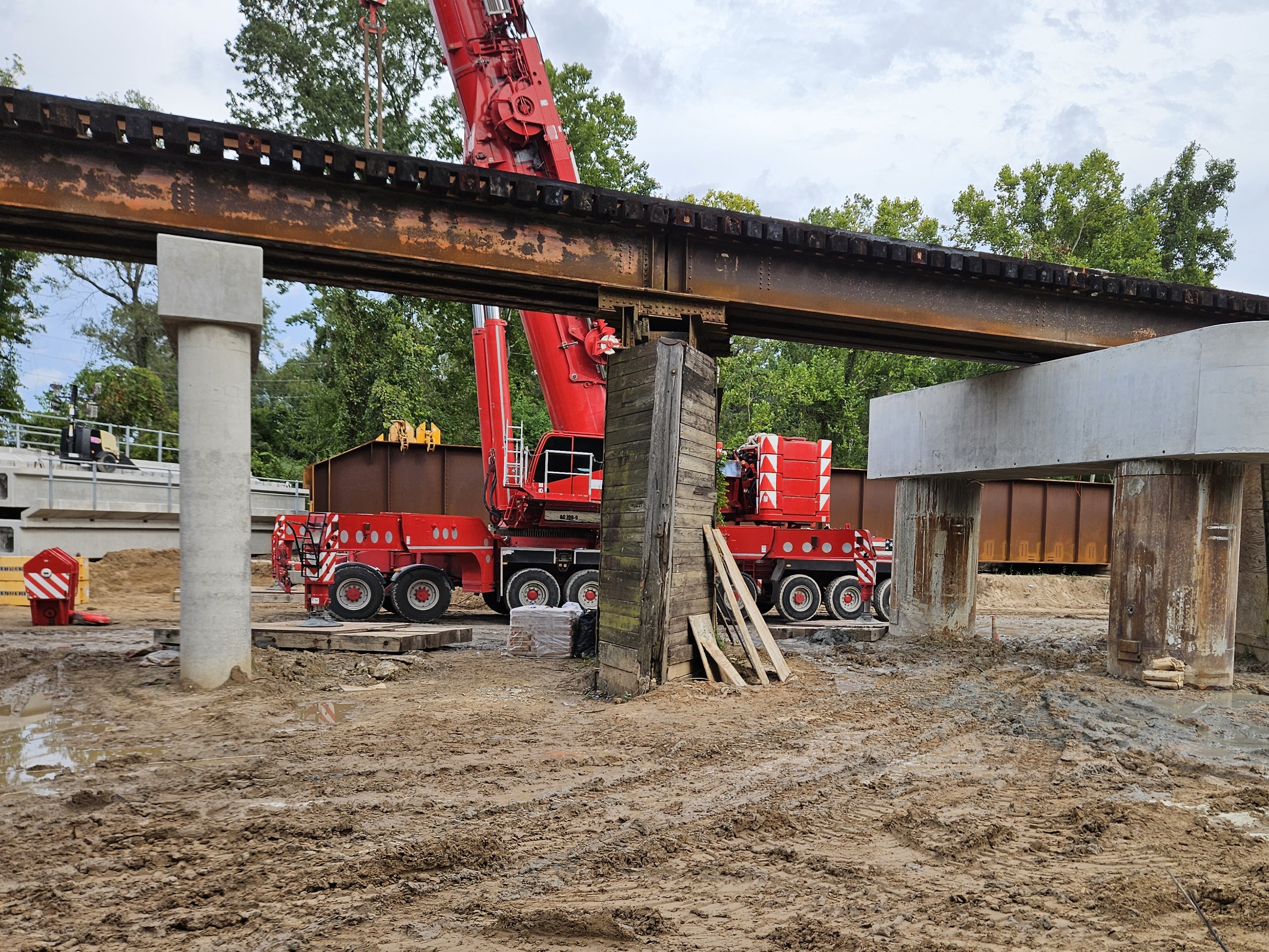 Union Pacific Railroad Bridge Foundation Emergency Stabilization - Houston, TX