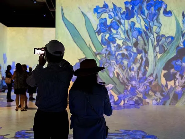 Couple THE LUME Indianapolis digital art gallery