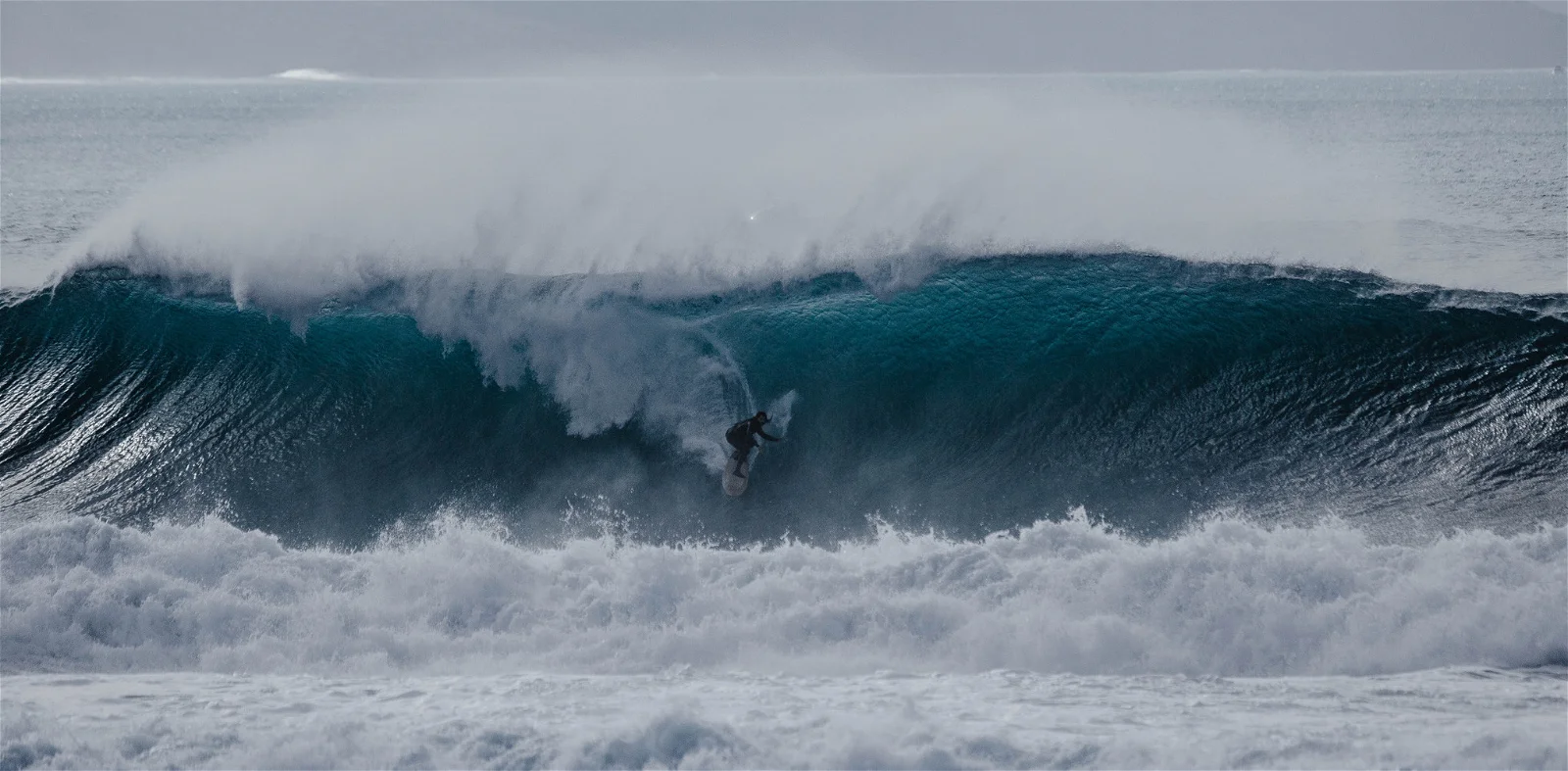 VIKING sponsorise le surfeur de grosses vagues Sacha Bongaertz