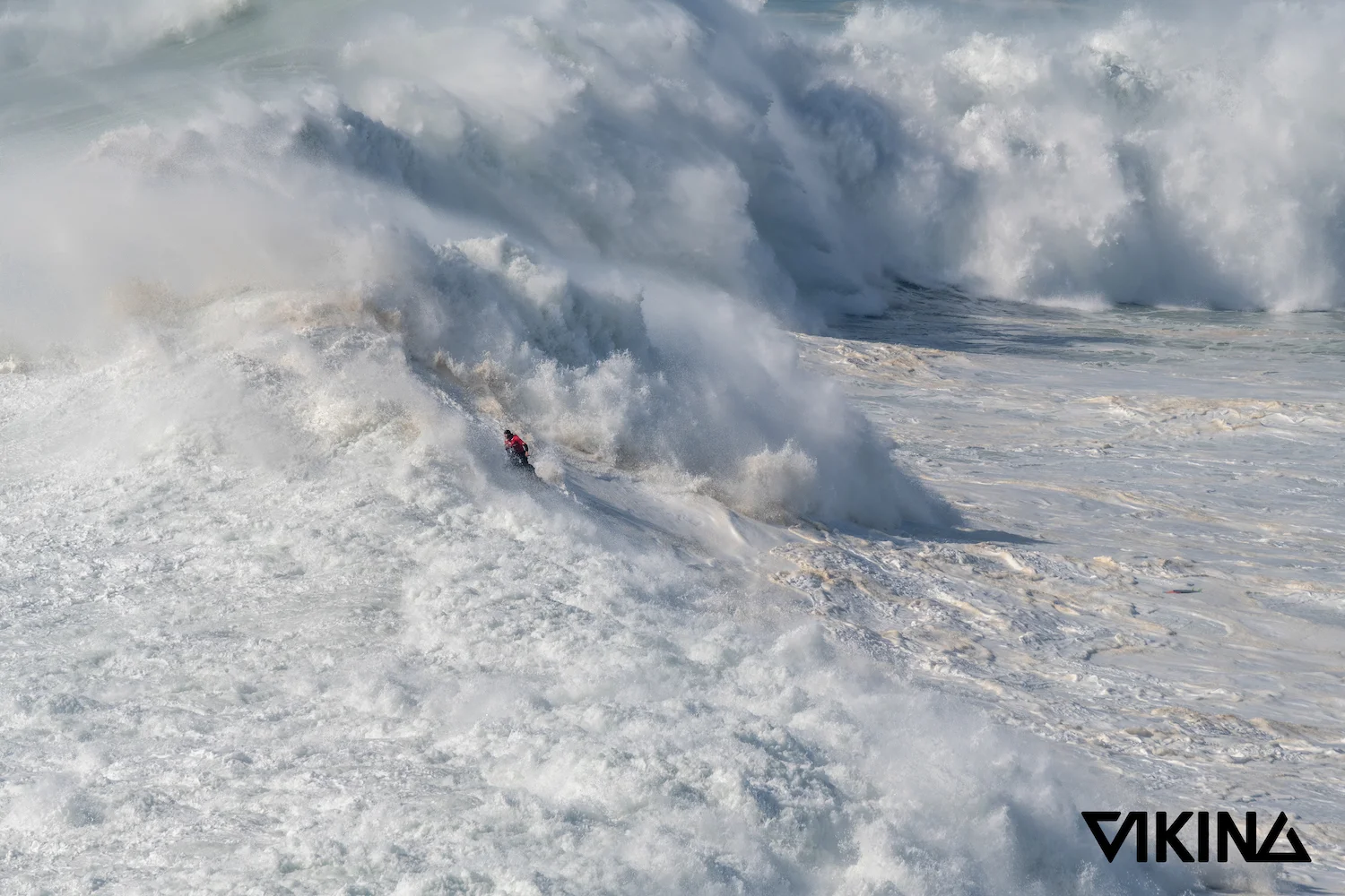 VIKING sponsorise le surfeur de grosses vagues Crispijn Hartzema
