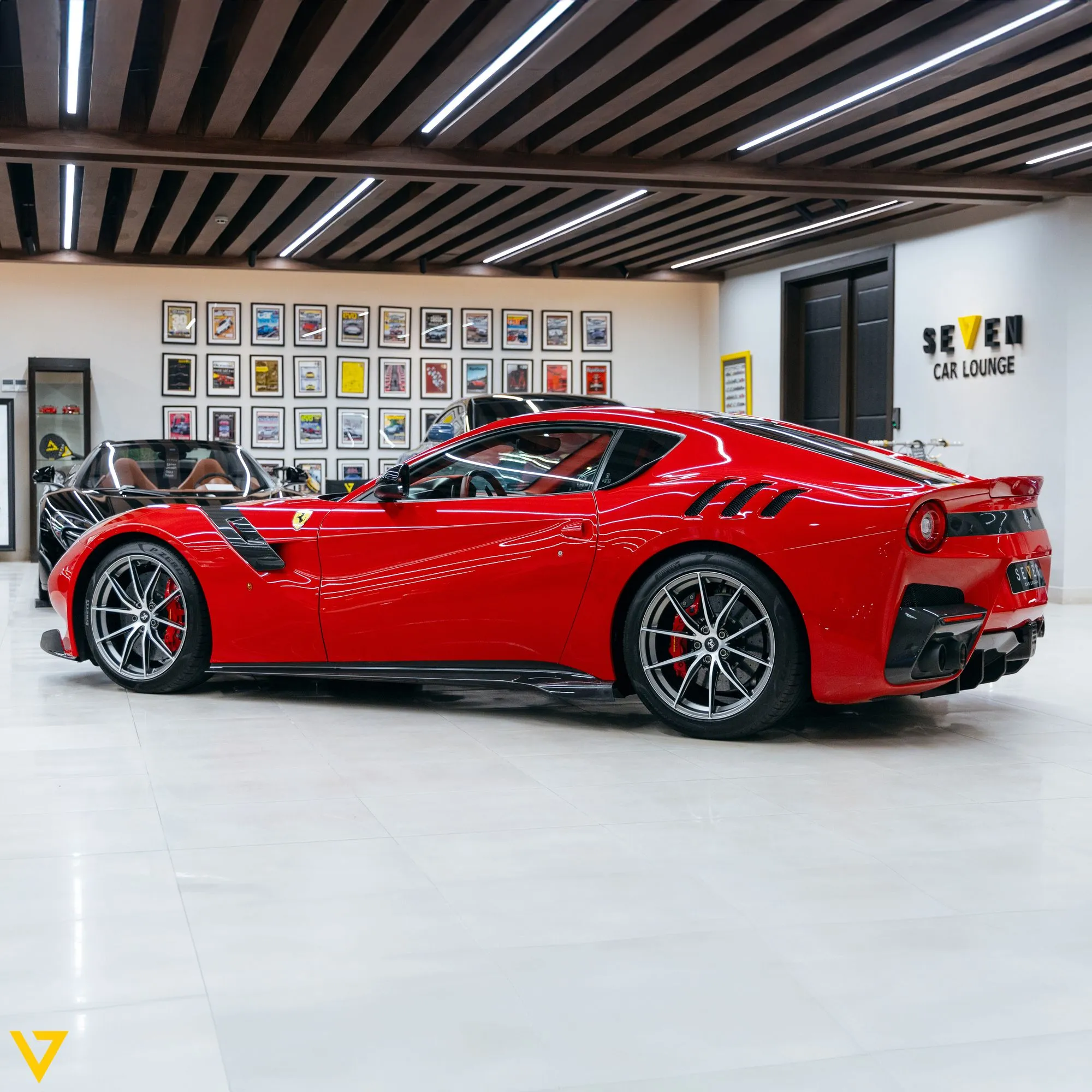 Seven Car Lounge