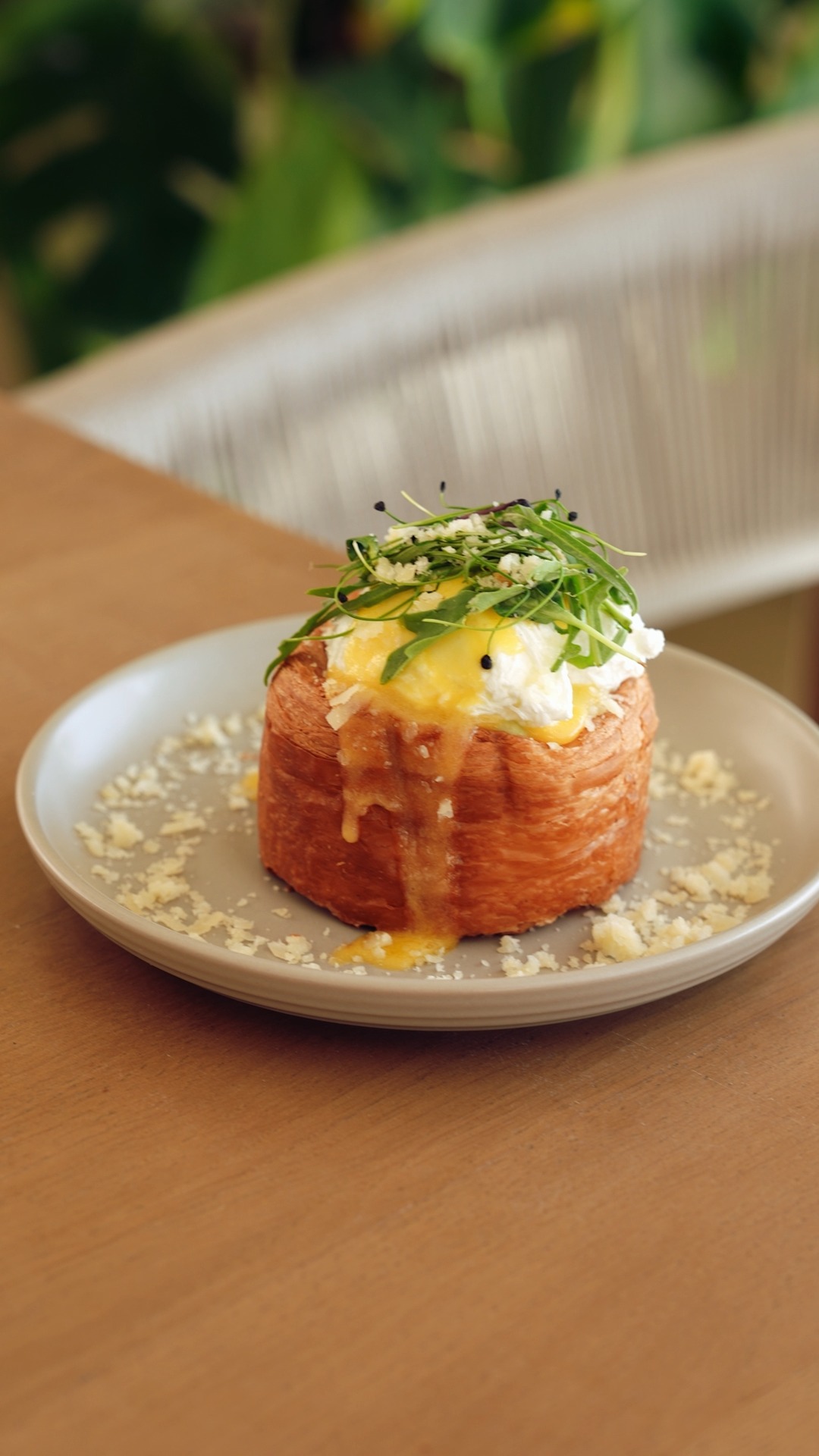 Organic eggs, avocado hollandaise, warm croissant. 
Thoughtfully prepared for slower mornings and balanced starts to the day.