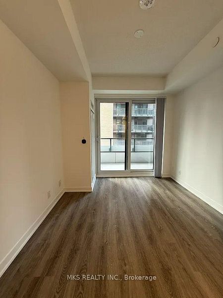 180 Front St E 818, Toronto
