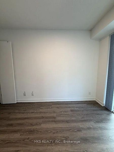180 Front St E 818, Toronto