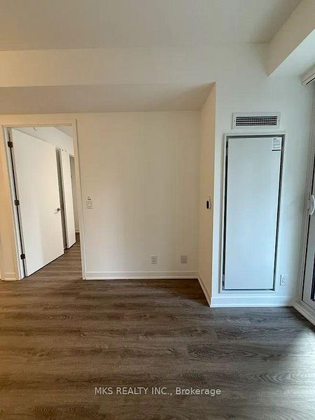 180 Front St E 818, Toronto