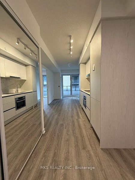 180 Front St E 818, Toronto