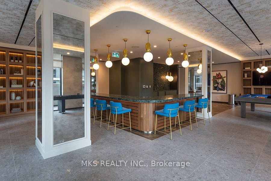180 Front St E 818, Toronto