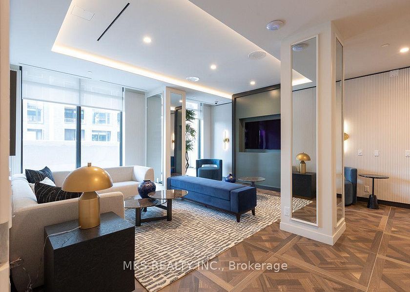 180 Front St E 818, Toronto