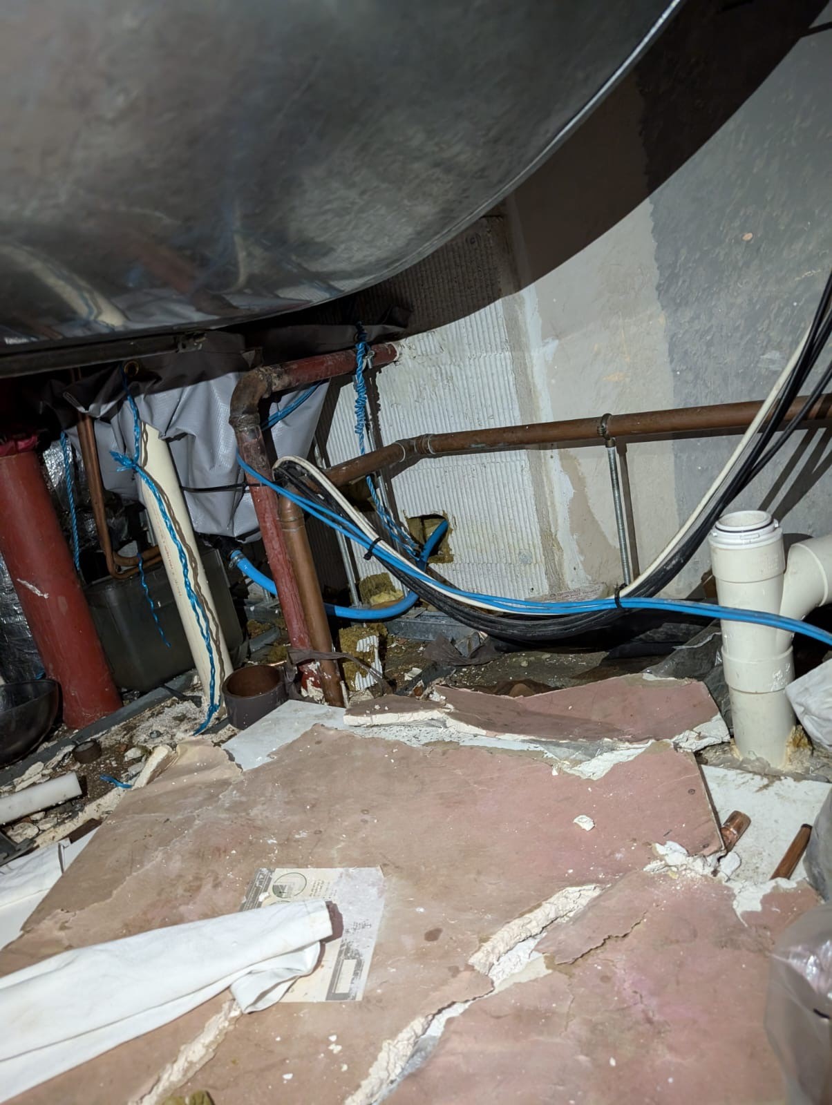 Congested service void around the boosted cold water main